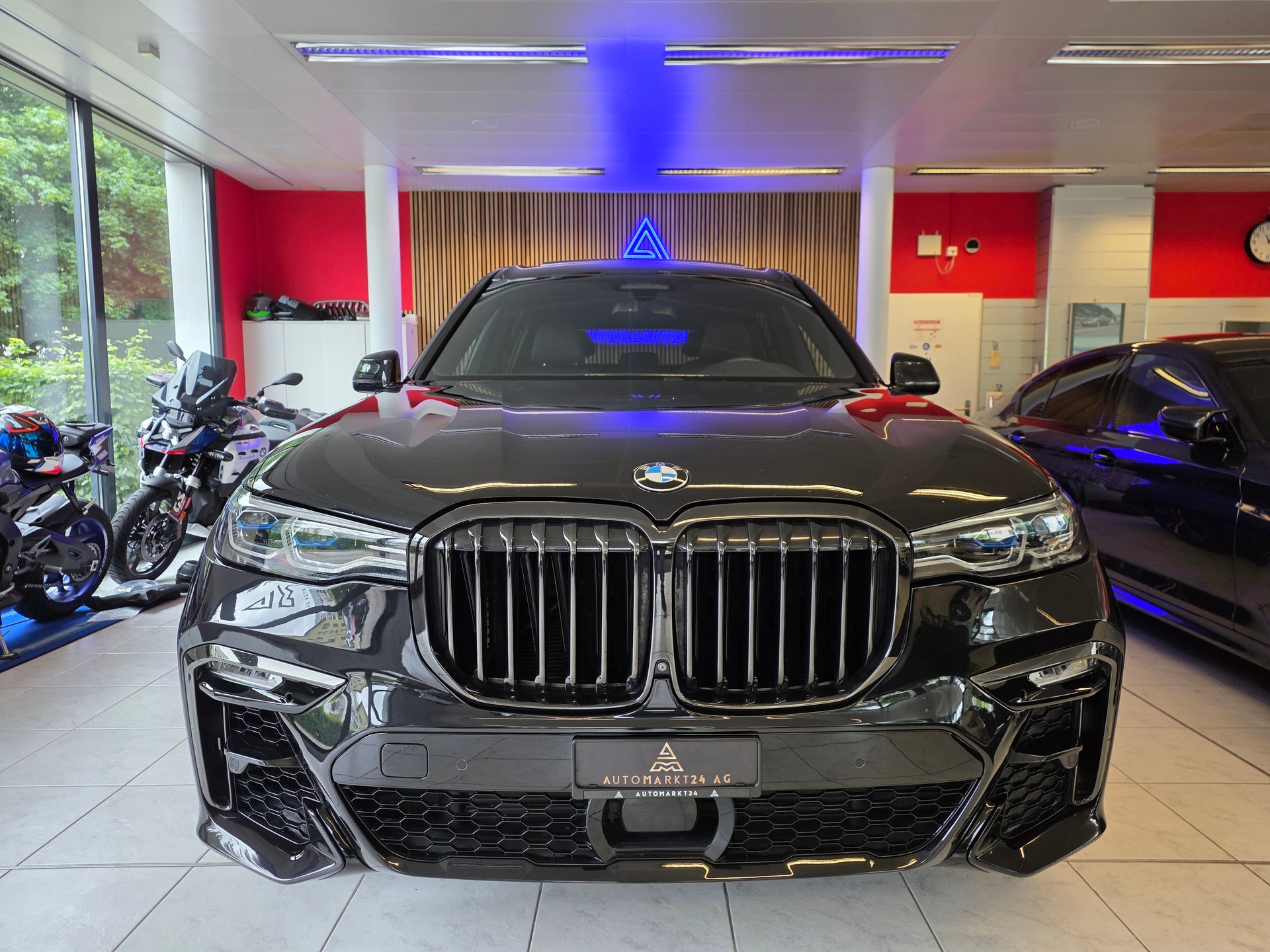 BMW X7 M50i-image-1