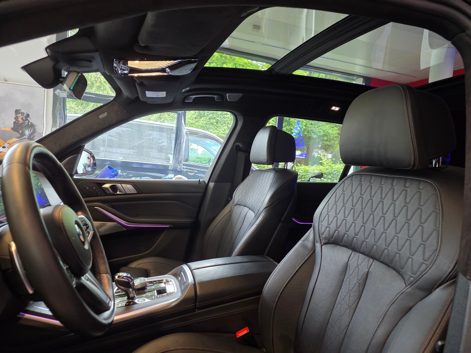 BMW X7 M50i-image-4