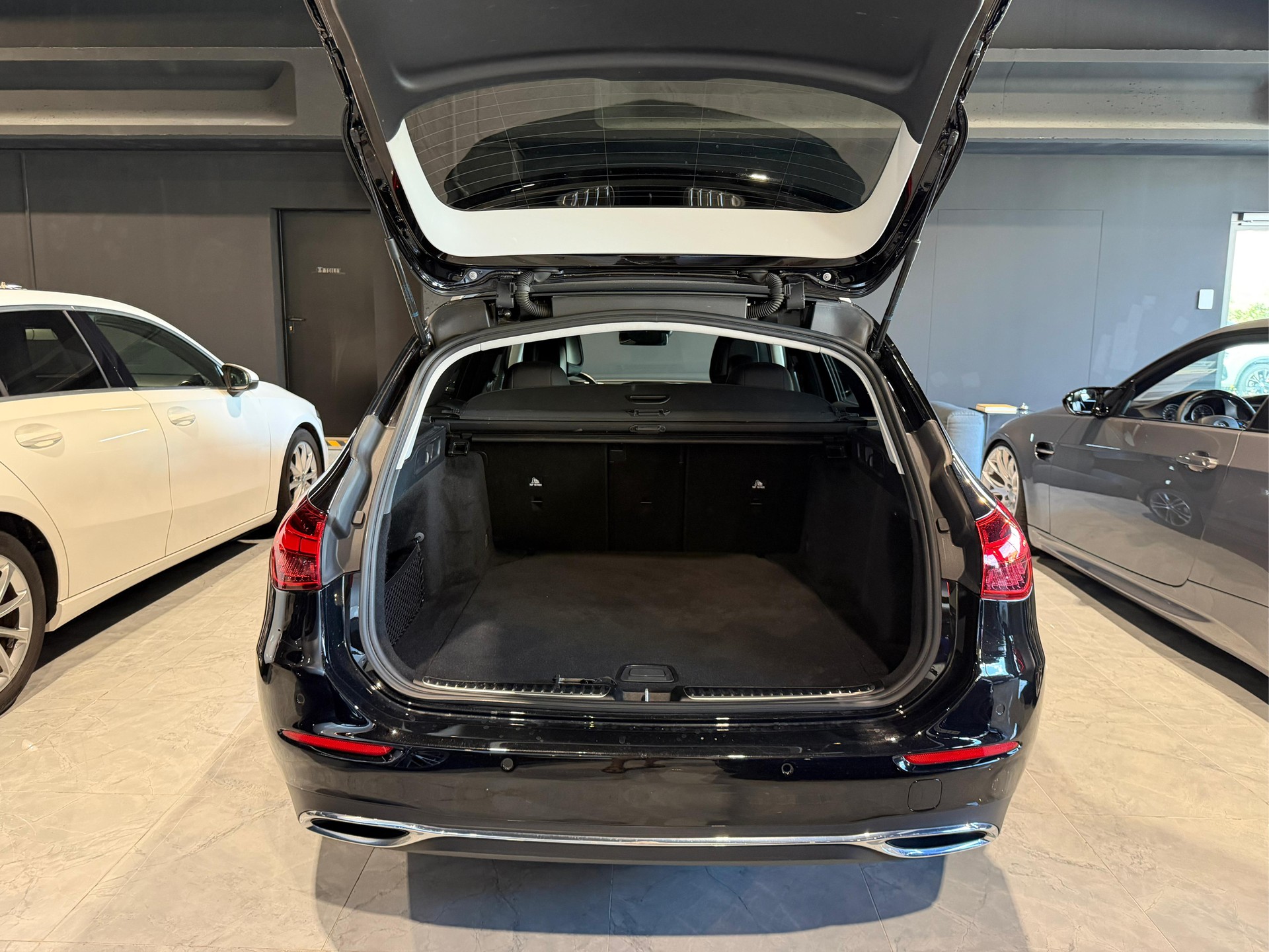 MERCEDES-BENZ C 200 T Avantgarde-image-10