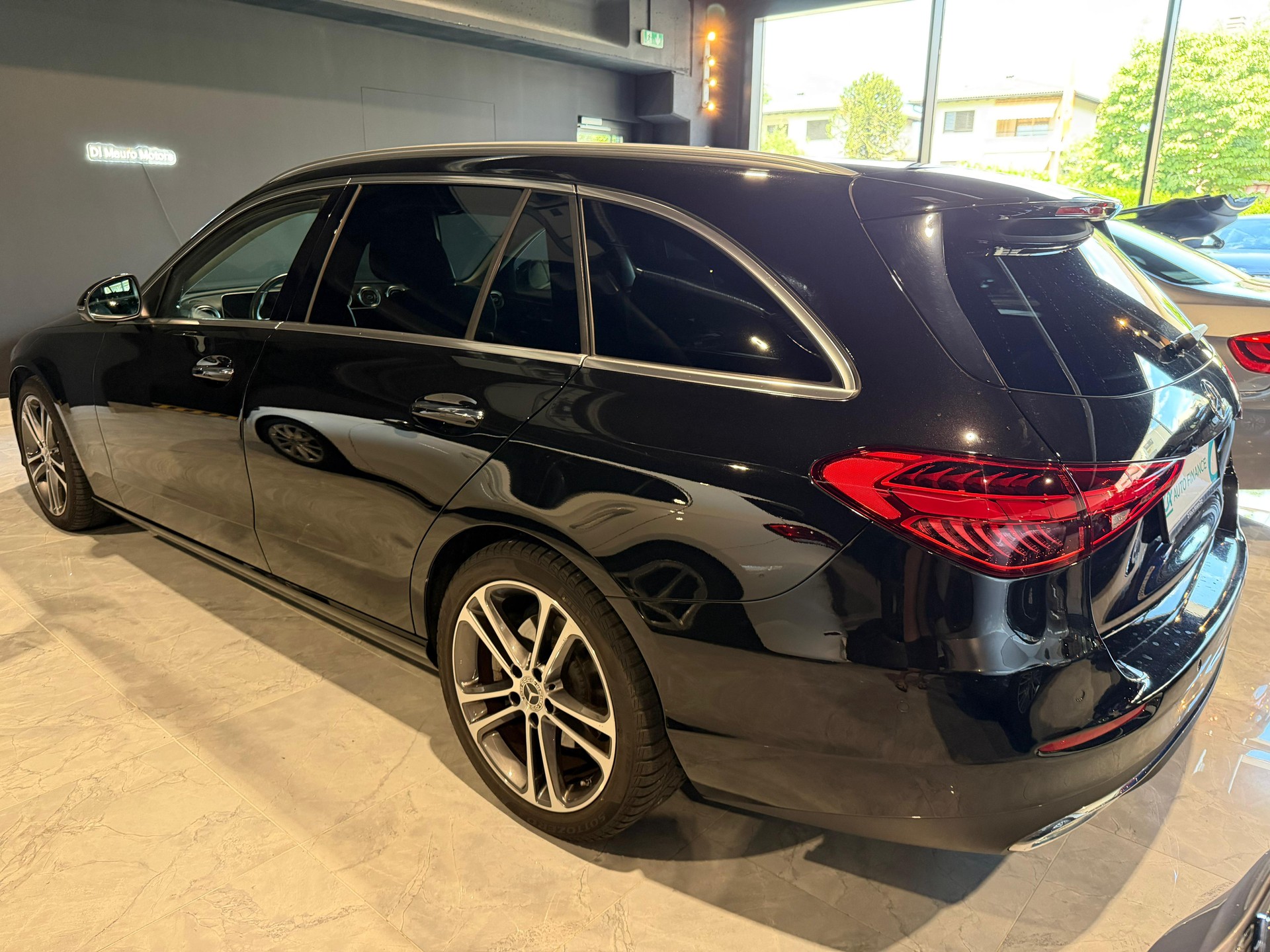 MERCEDES-BENZ C 200 T Avantgarde-image-4