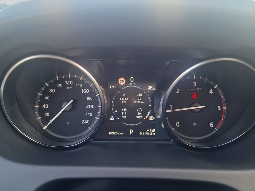 LAND ROVER Discovery Sport 2.0 TD4 180 Landmark-image-13