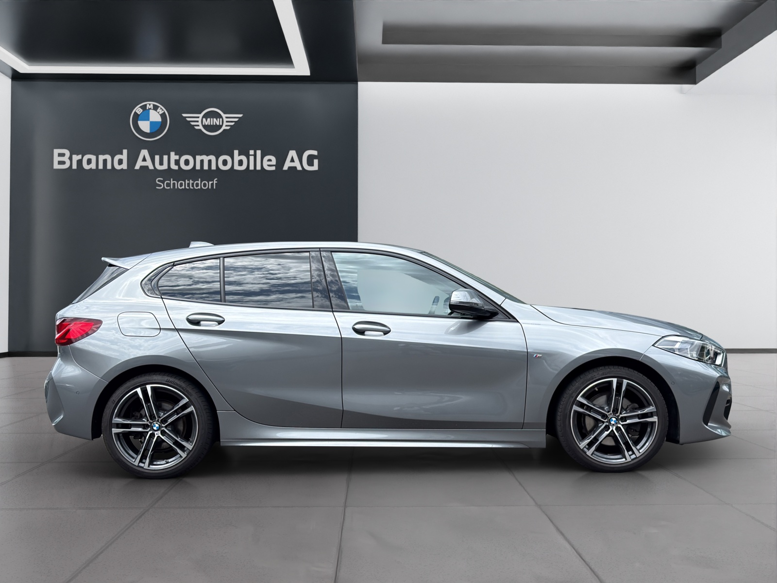 BMW 118i-image-5