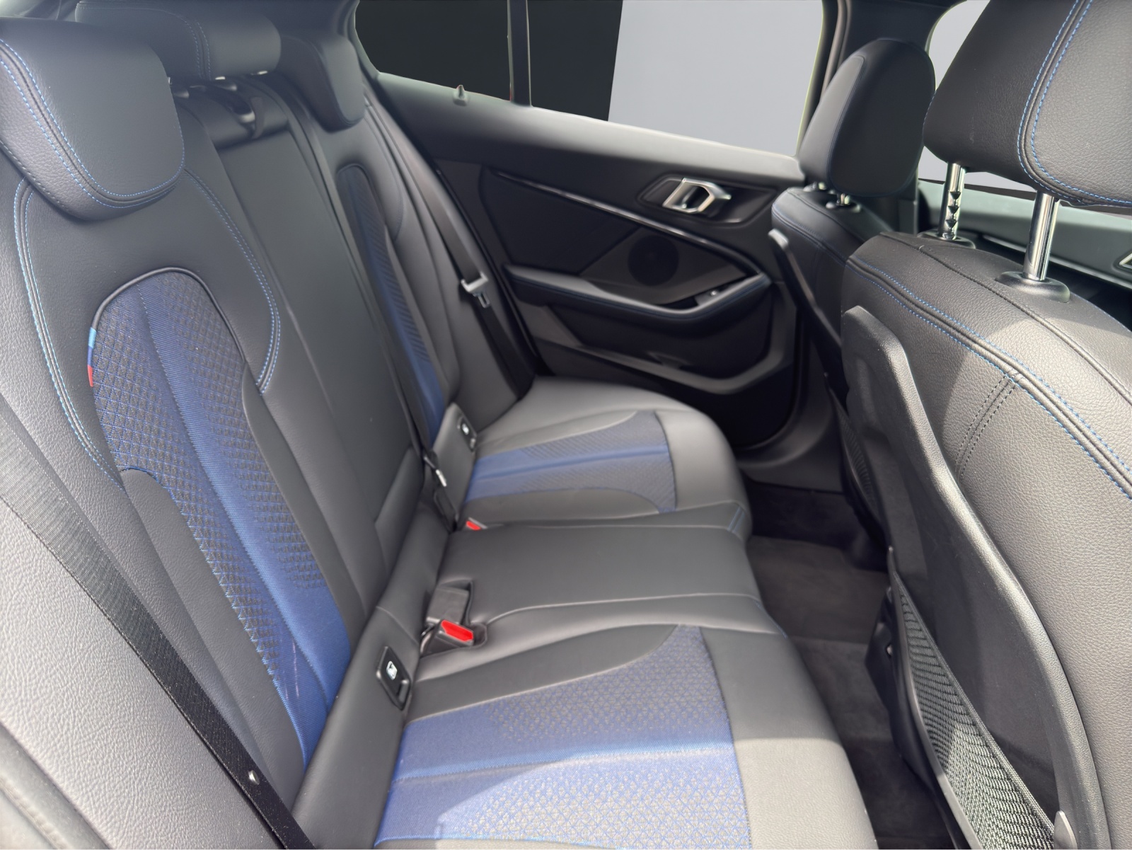 BMW 118i-image-14