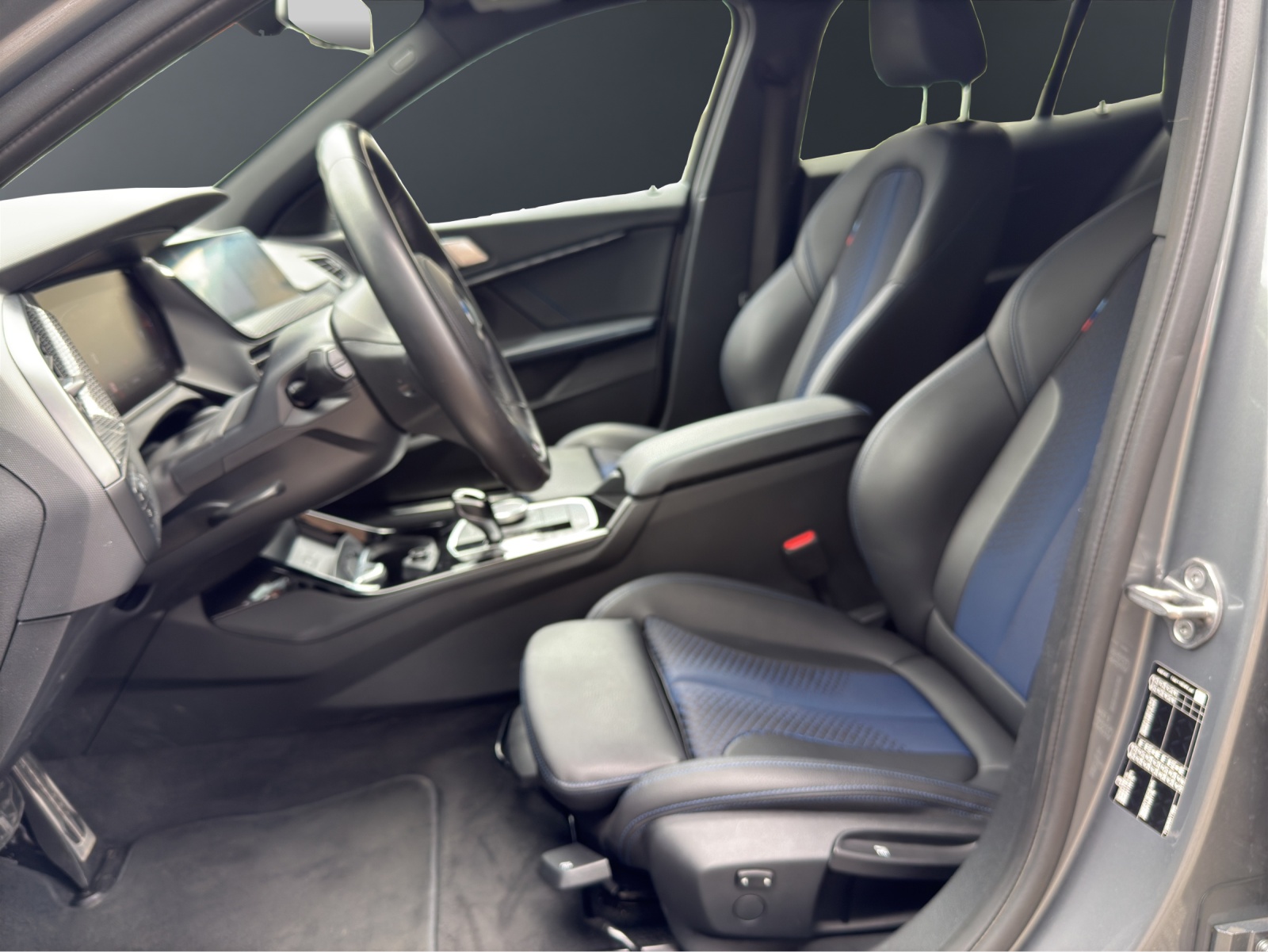 BMW 118i-image-10
