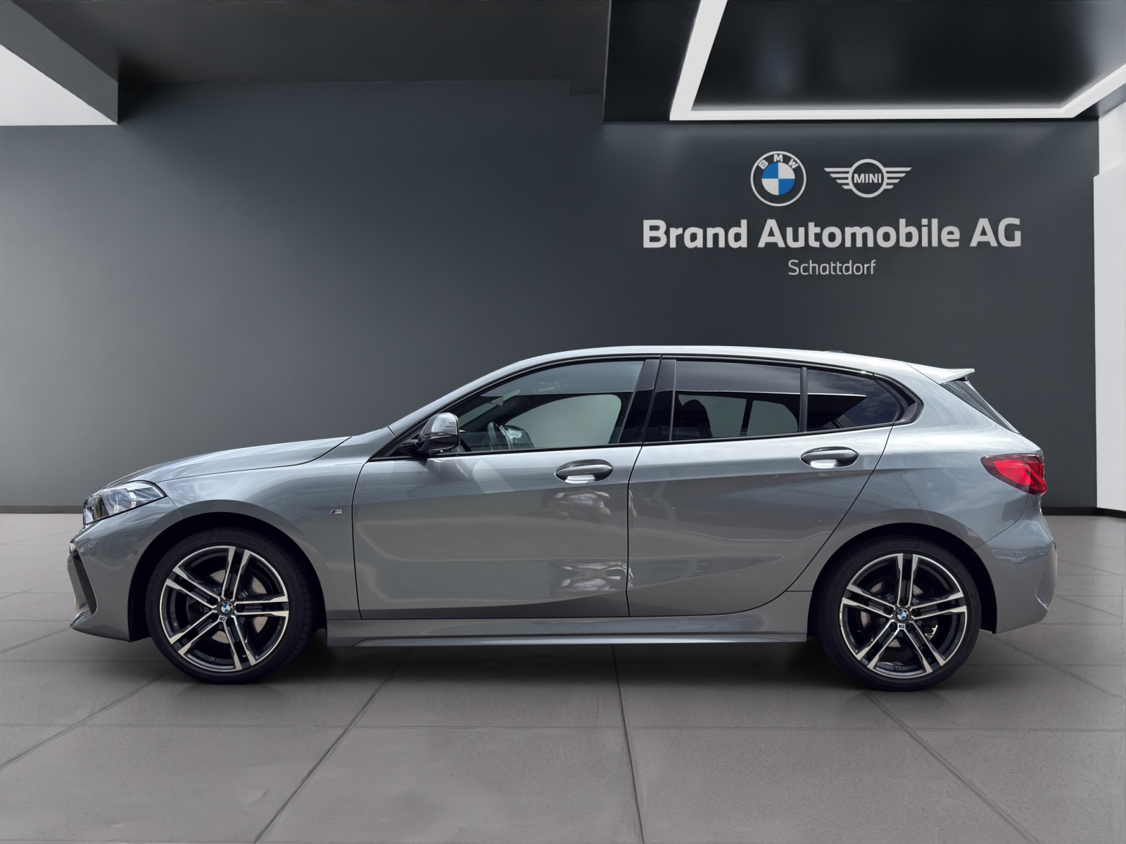 BMW 118i-image-1