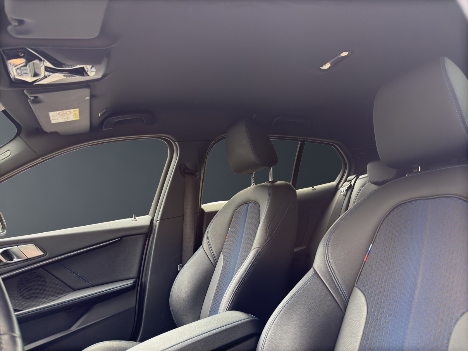 BMW 118i-image-9