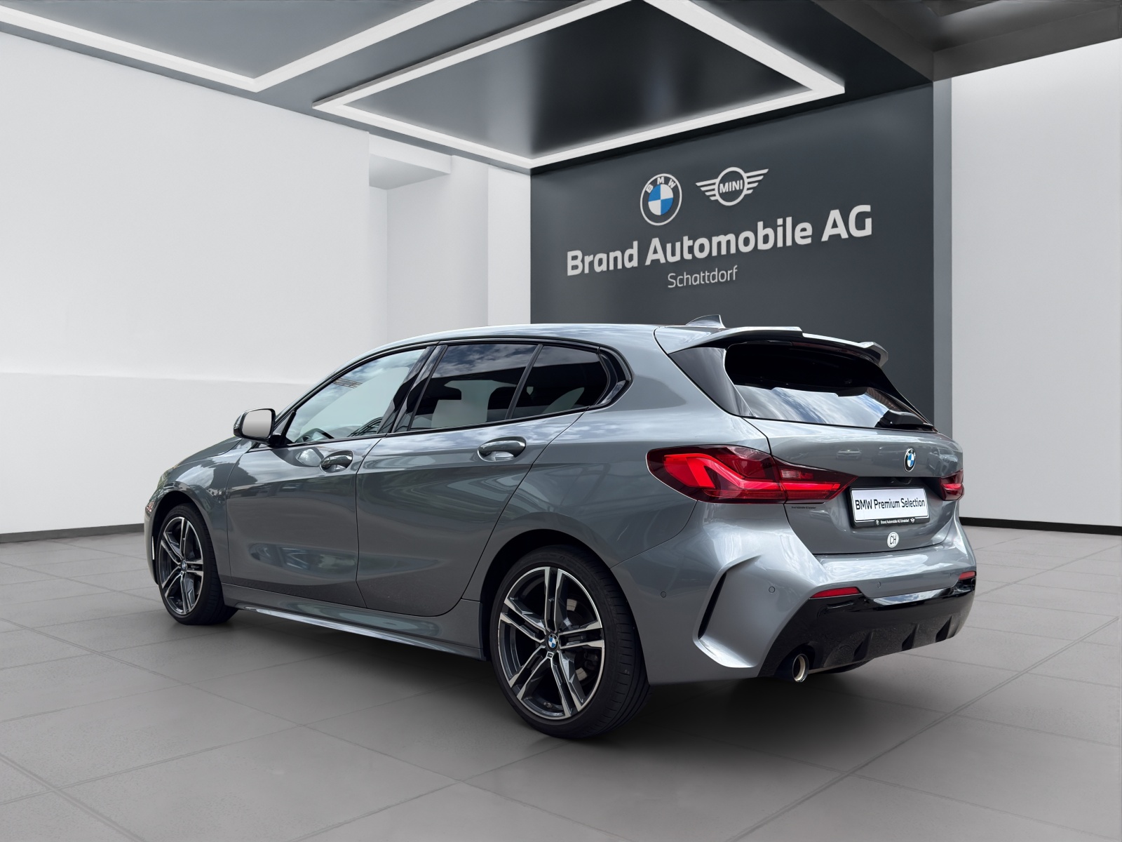 BMW 118i-image-2