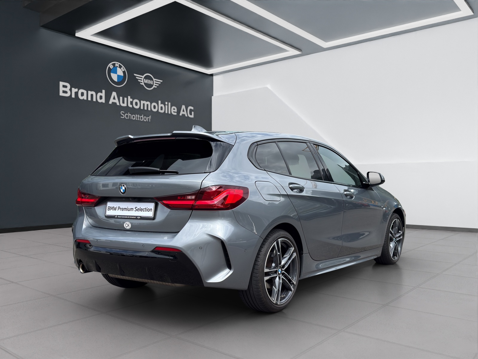 BMW 118i-image-4