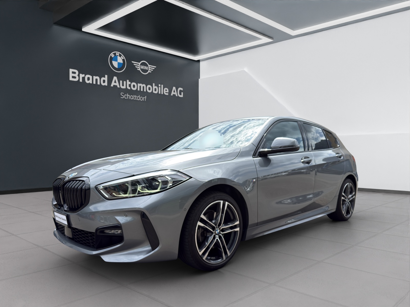 BMW 118i-image-0