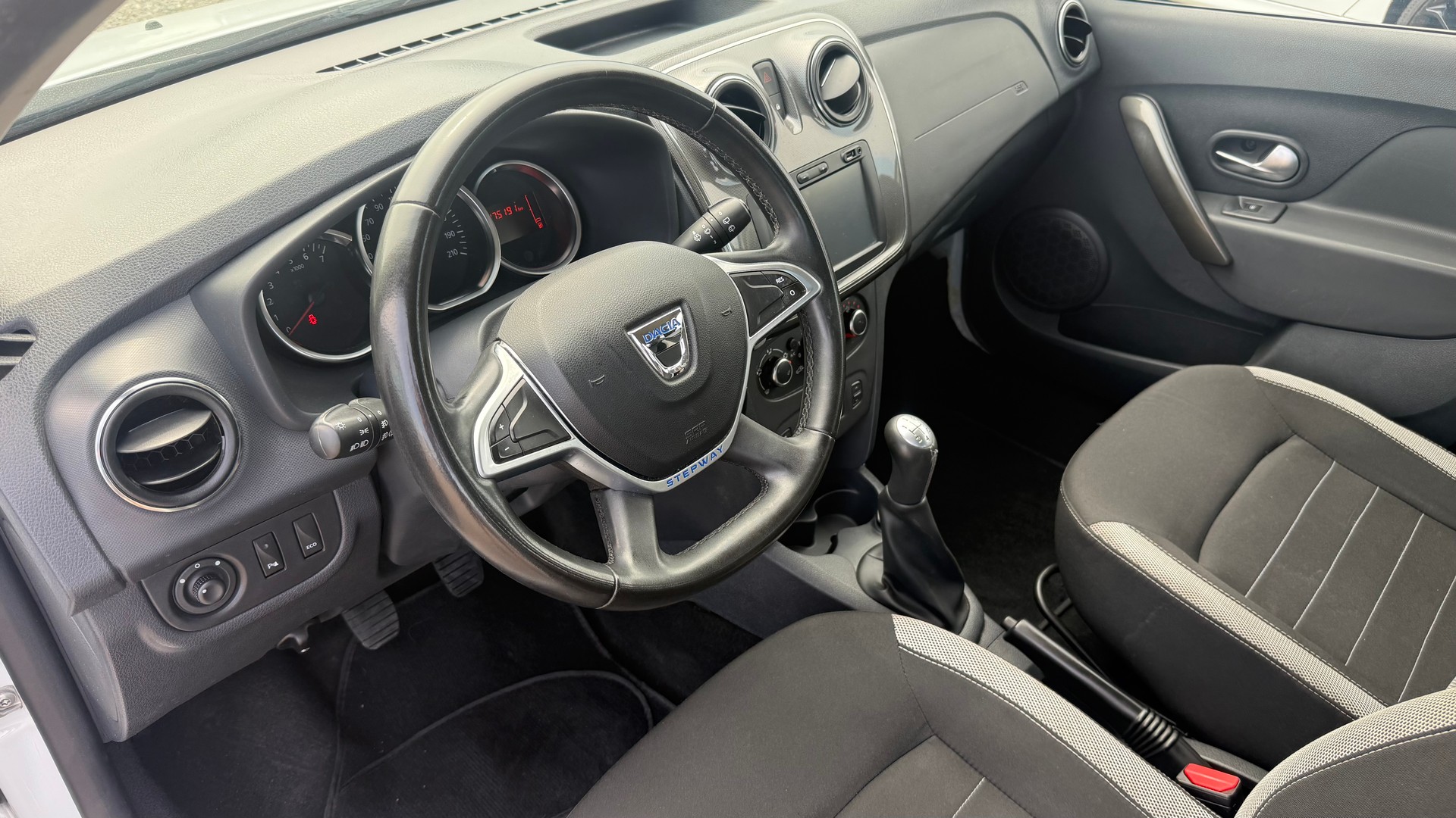 DACIA Sandero 1.5 dCi Stepway-showroom-element-2