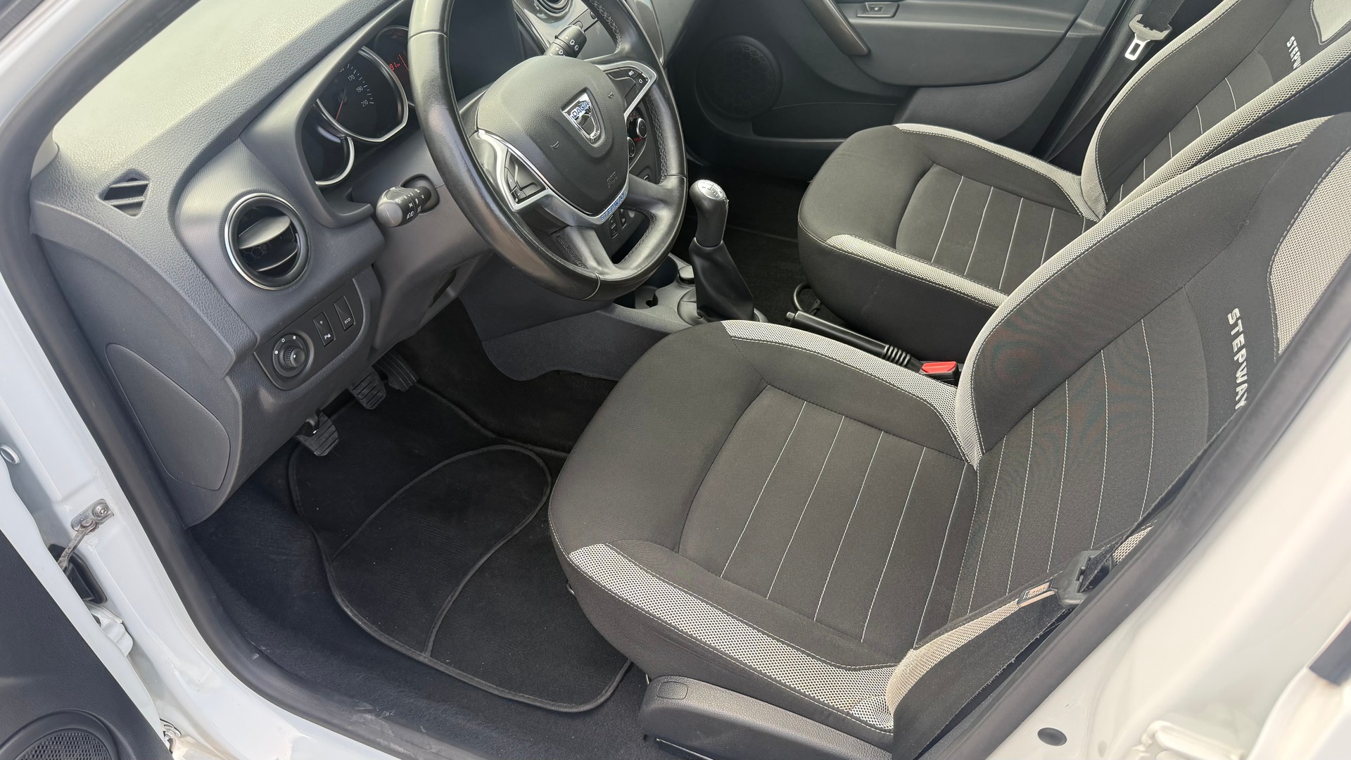 DACIA Sandero 1.5 dCi Stepway-showroom-element-1