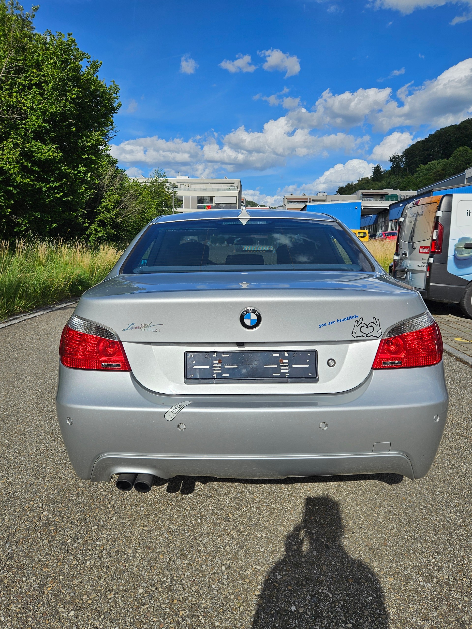 BMW 525xi-image-3