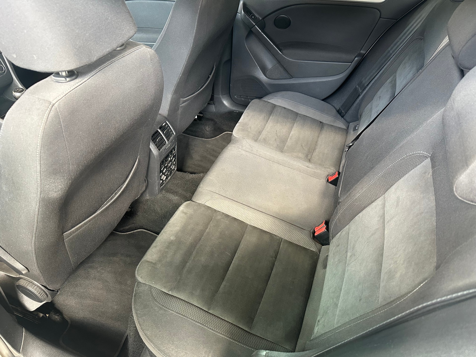 VW Golf 1.4 TSI Highline-image-11