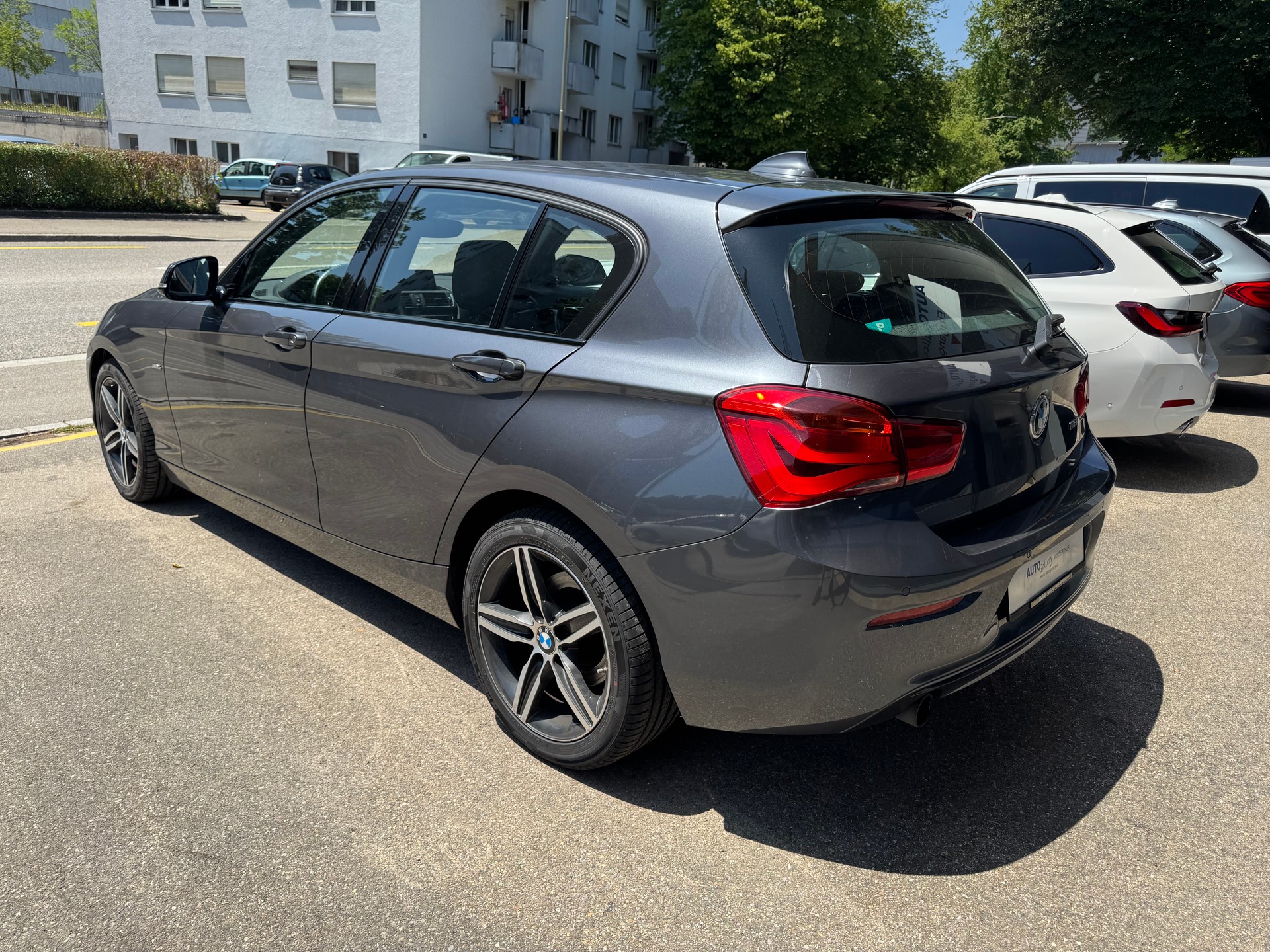 BMW 118i Sport Line Steptronic-image-5