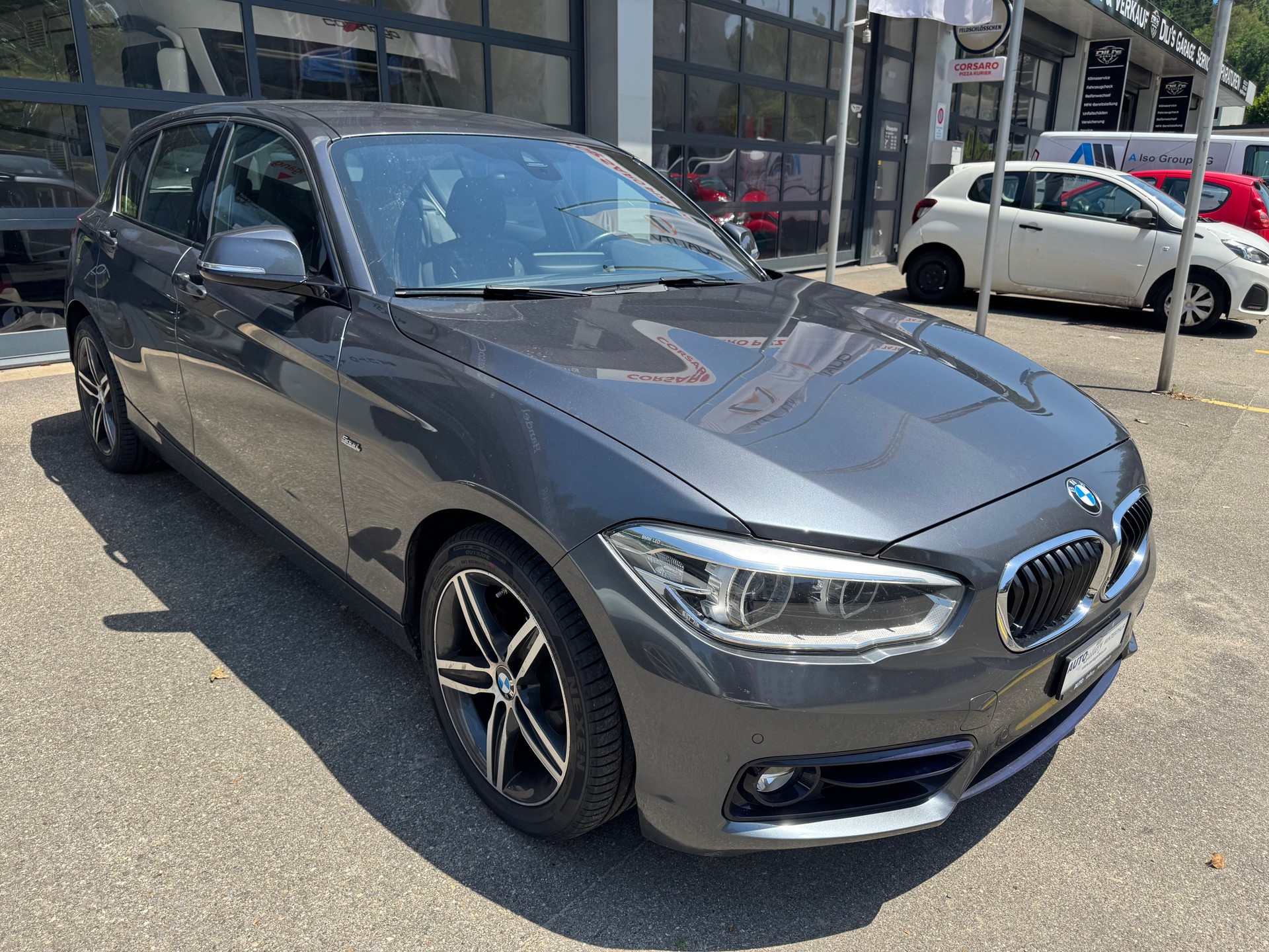 BMW 118i Sport Line Steptronic-image-1
