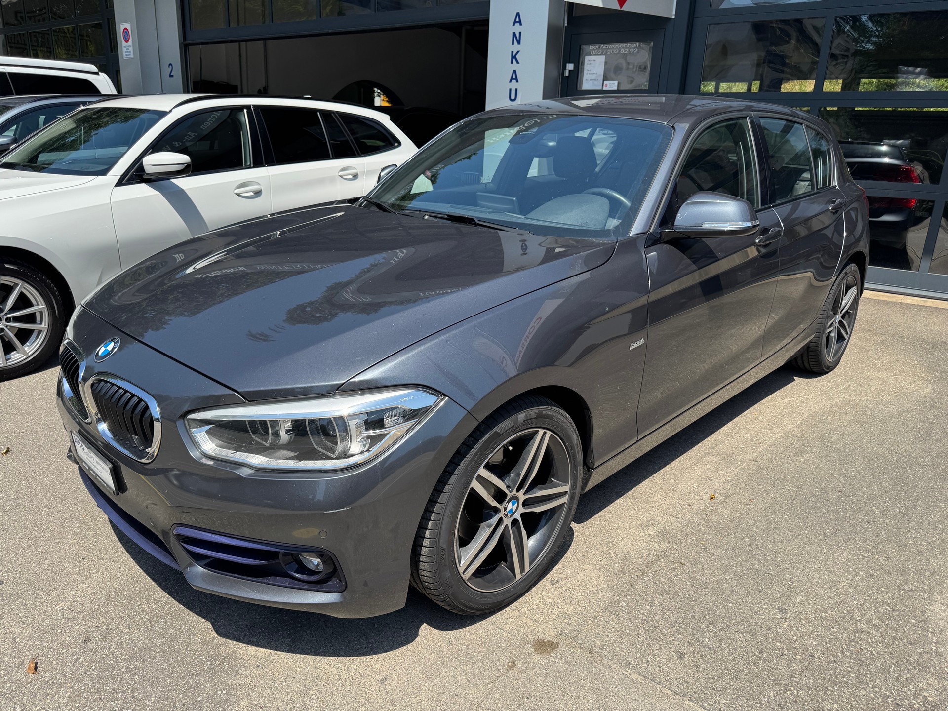 BMW 118i Sport Line Steptronic-image-3