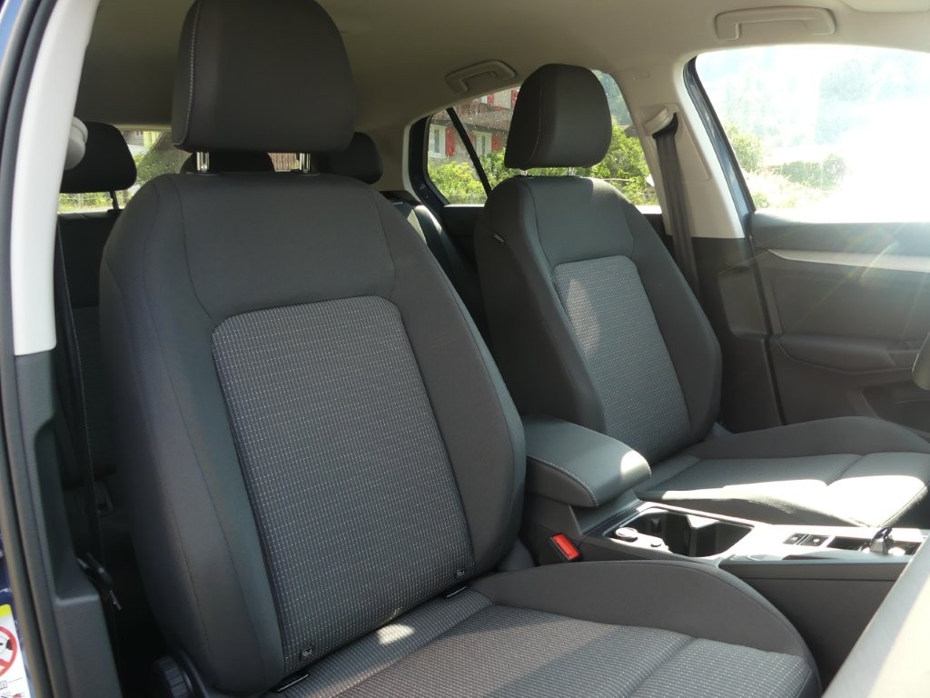 VW Golf 1.5 e TSI mHEV Value DSG-image-10