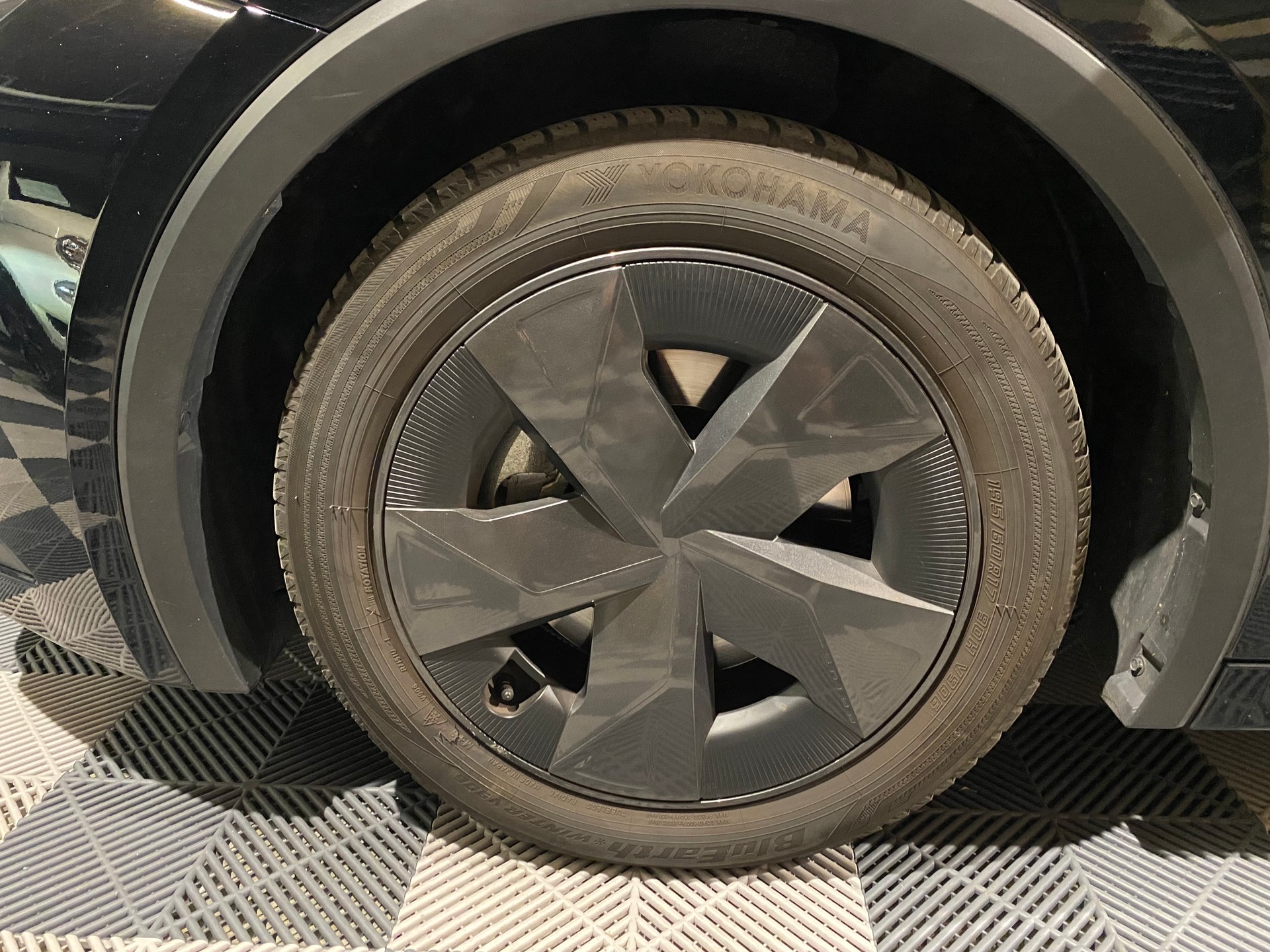TOYOTA Prius 2.0 VVT-i Plug-in Hybrid Trend-image-11