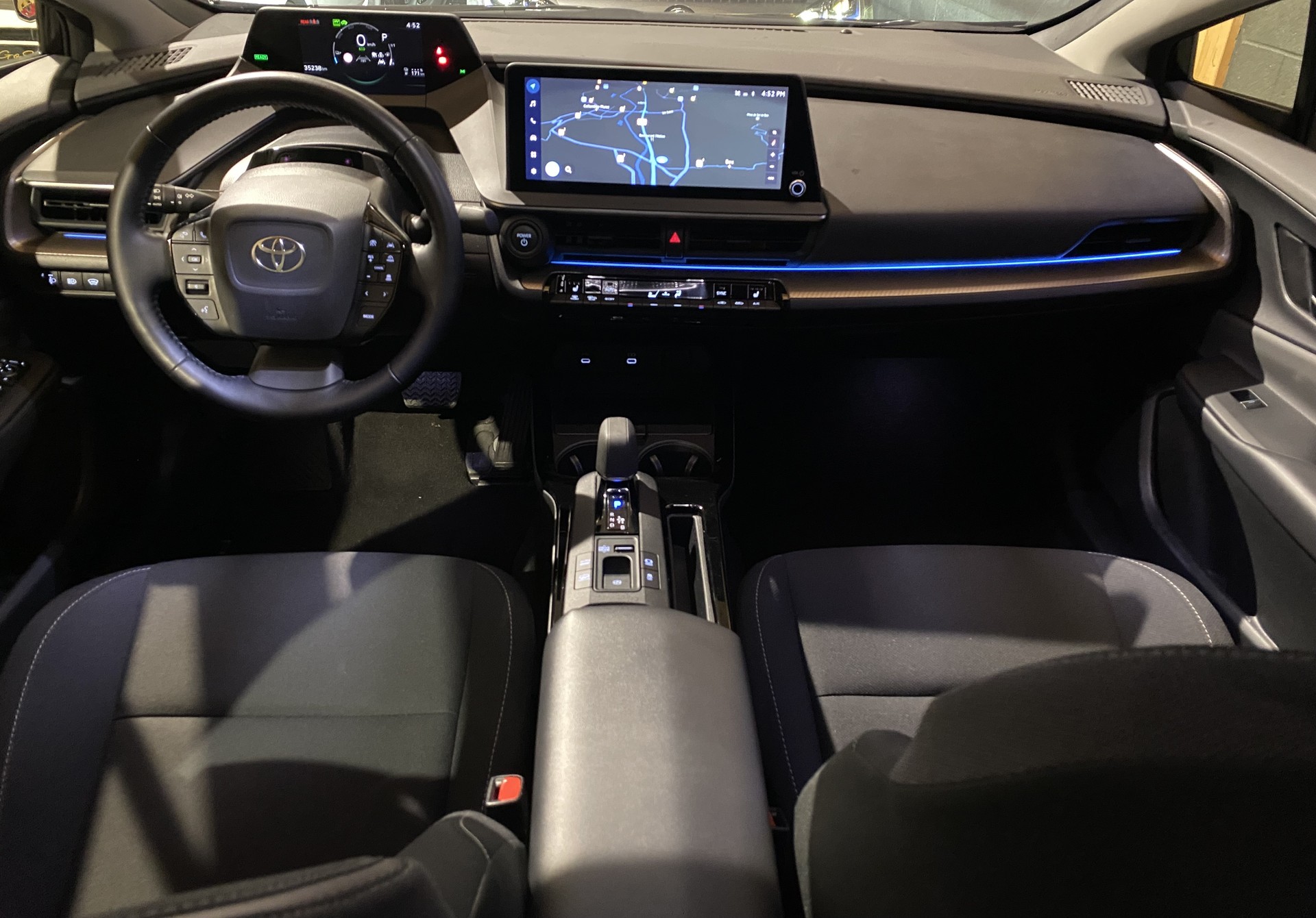 TOYOTA Prius 2.0 VVT-i Plug-in Hybrid Trend-image-18