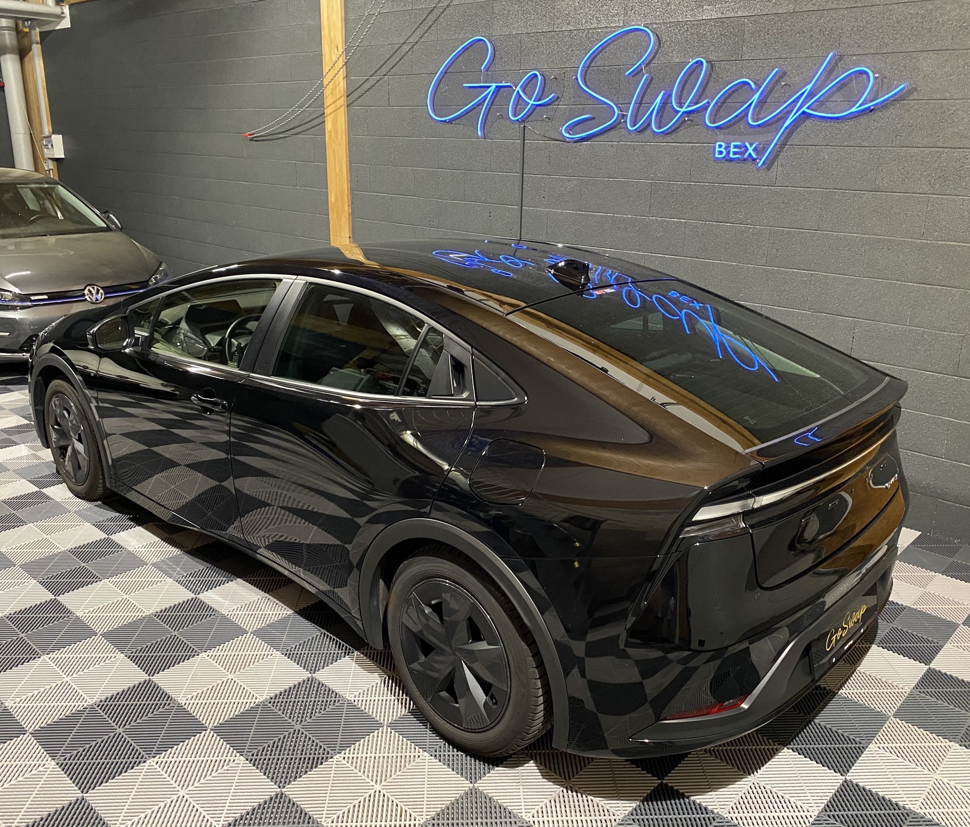 TOYOTA Prius 2.0 VVT-i Plug-in Hybrid Trend-image-10