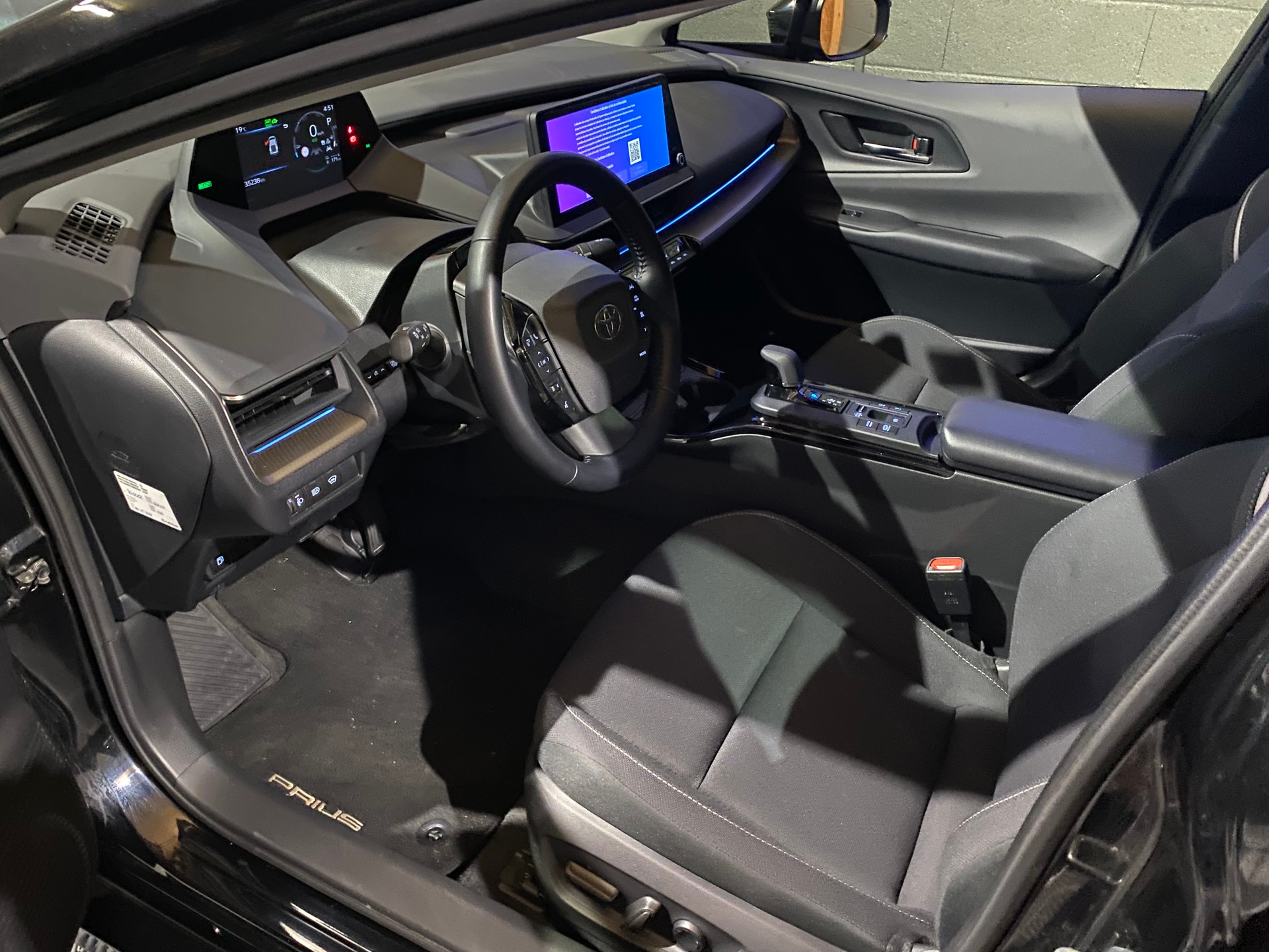 TOYOTA Prius 2.0 VVT-i Plug-in Hybrid Trend-image-14