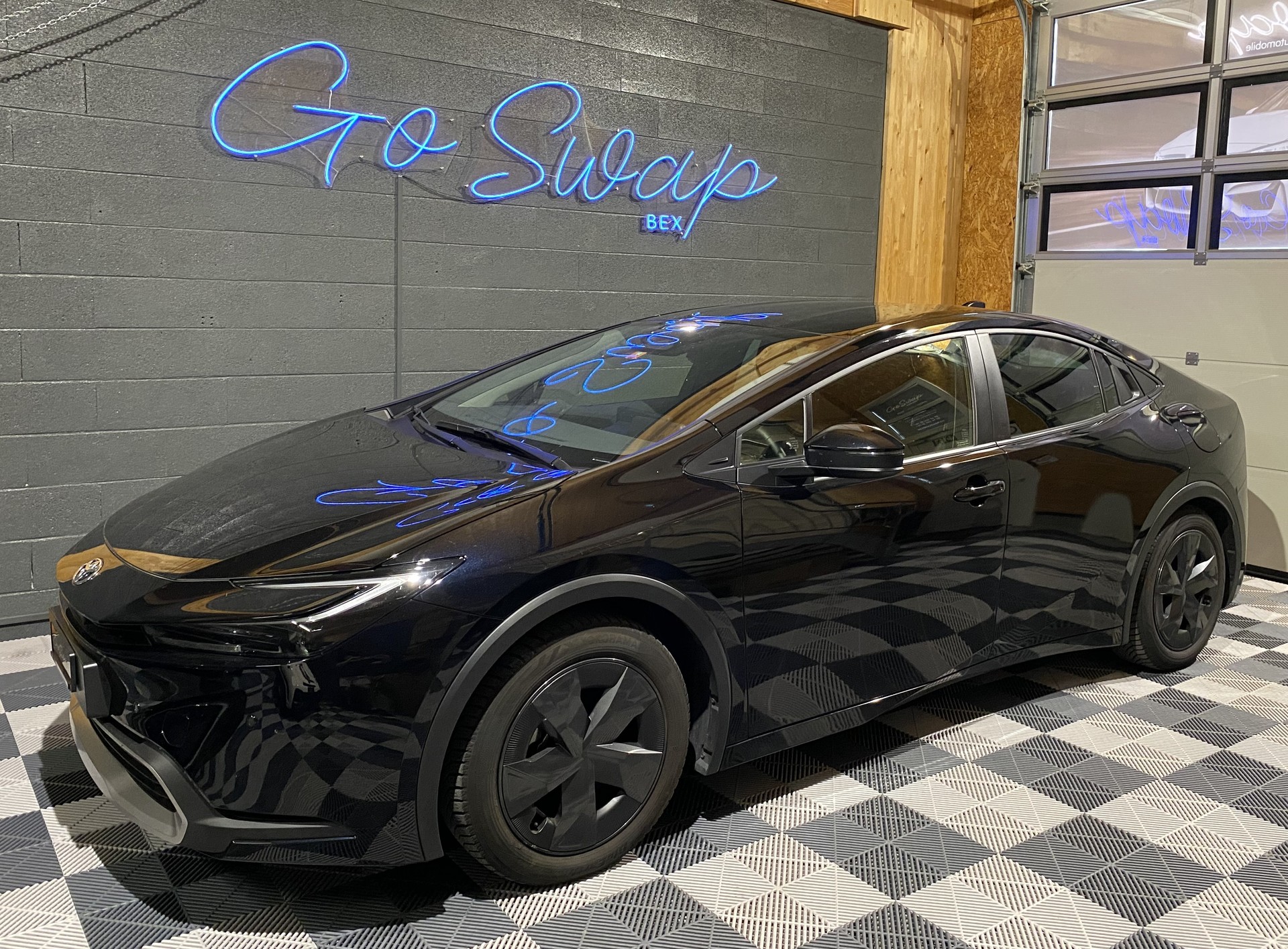 TOYOTA Prius 2.0 VVT-i Plug-in Hybrid Trend-image-8