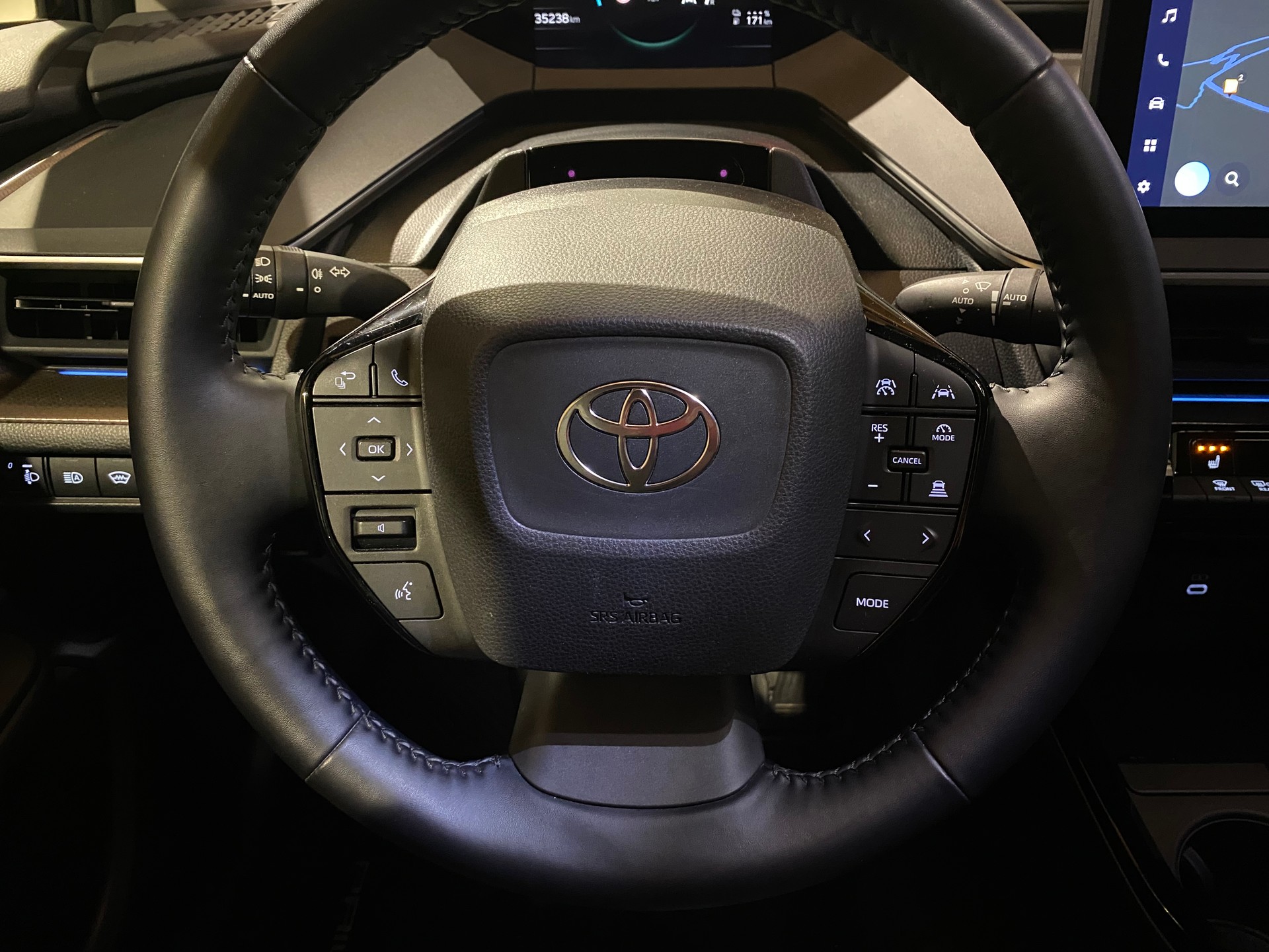 TOYOTA Prius 2.0 VVT-i Plug-in Hybrid Trend-image-22