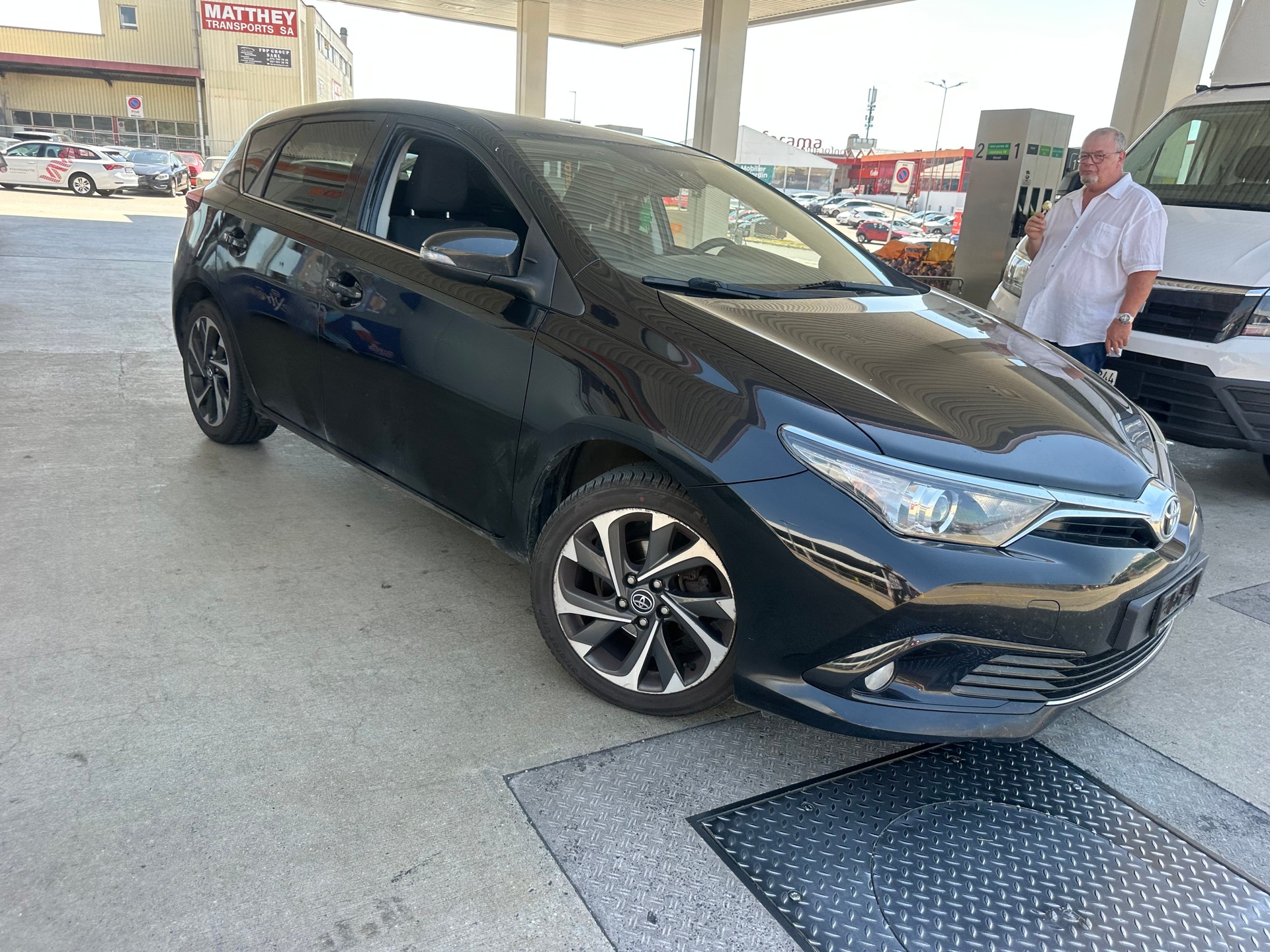 TOYOTA Auris 1.2 Turbo Swiss Trend-image-11