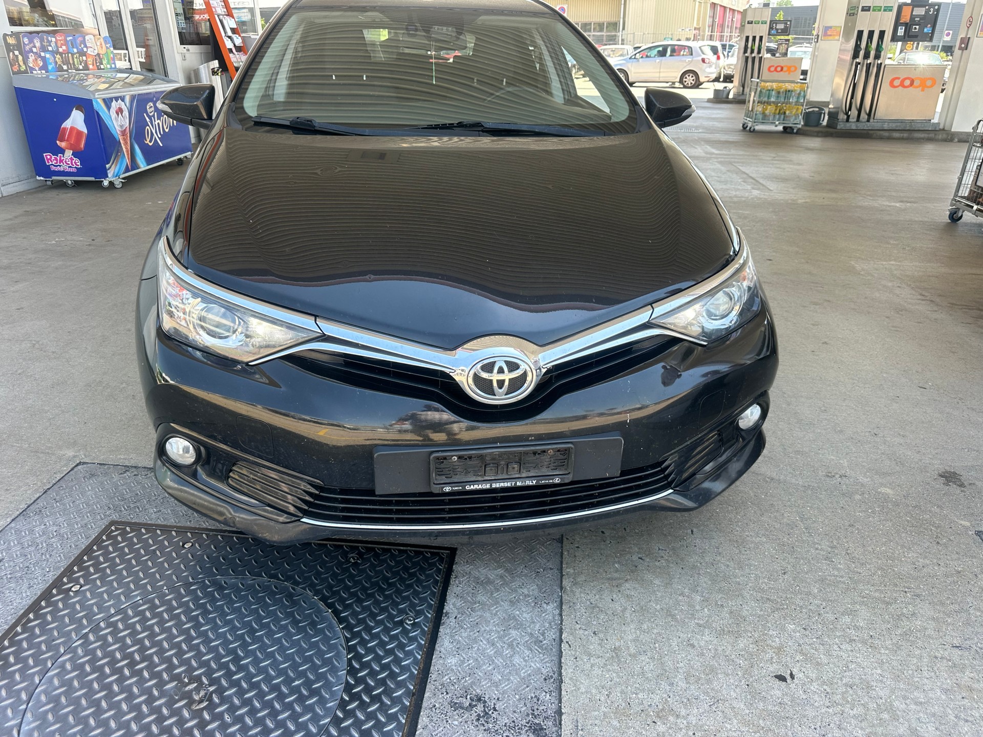 TOYOTA Auris 1.2 Turbo Swiss Trend-image-0