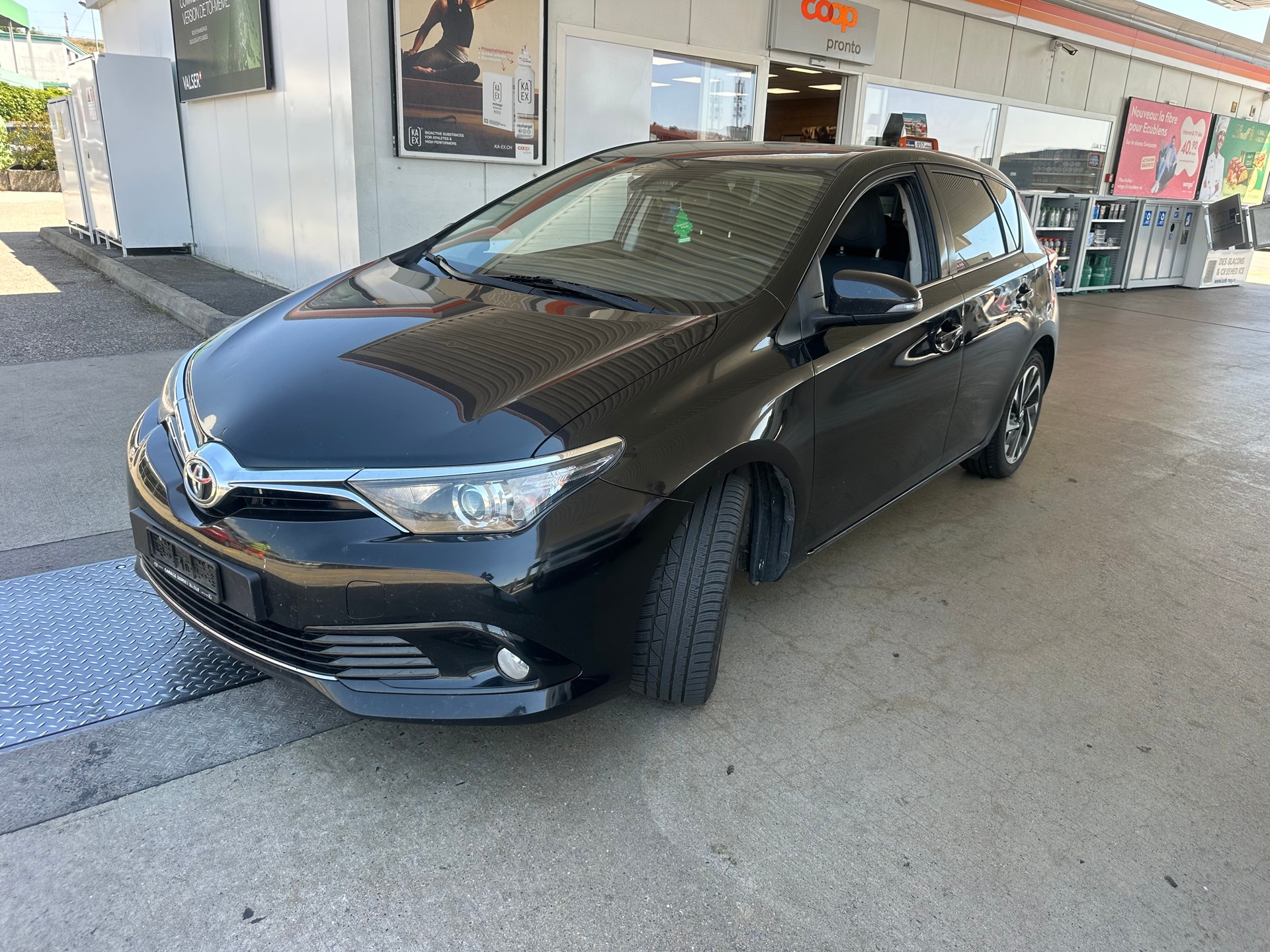TOYOTA Auris 1.2 Turbo Swiss Trend-image-7