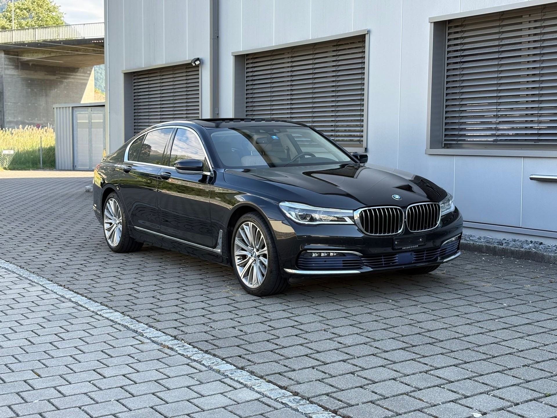 BMW 740d xDrive Steptronic-image-10