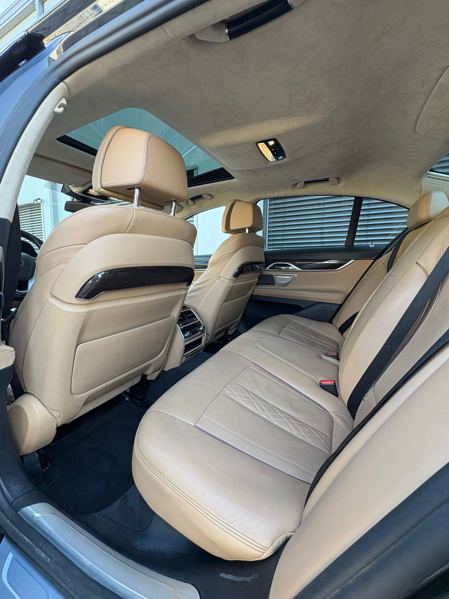 BMW 740d xDrive Steptronic-image-14