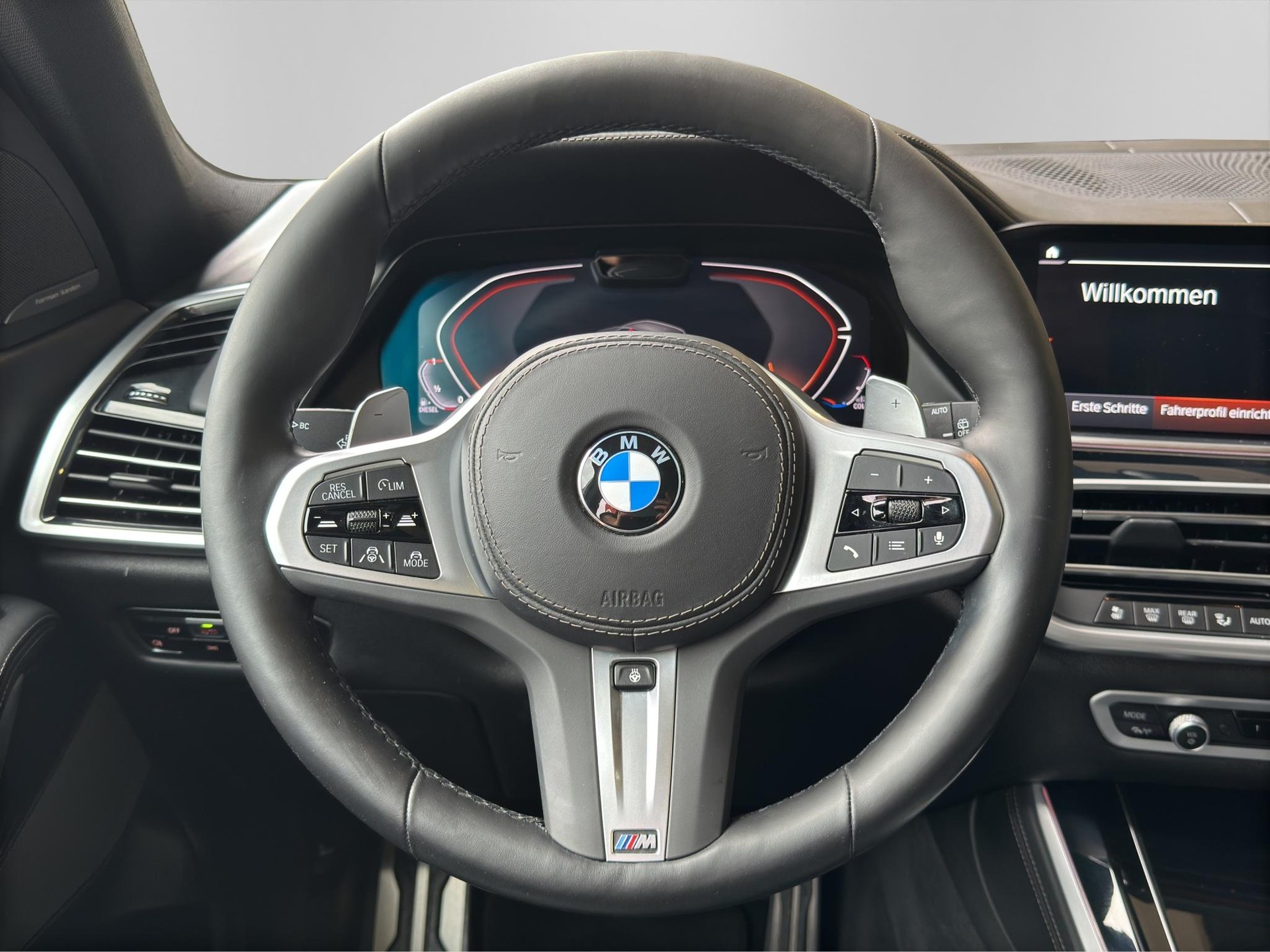 BMW X5 xDrive 48V 40d M Sport Steptronic-image-17