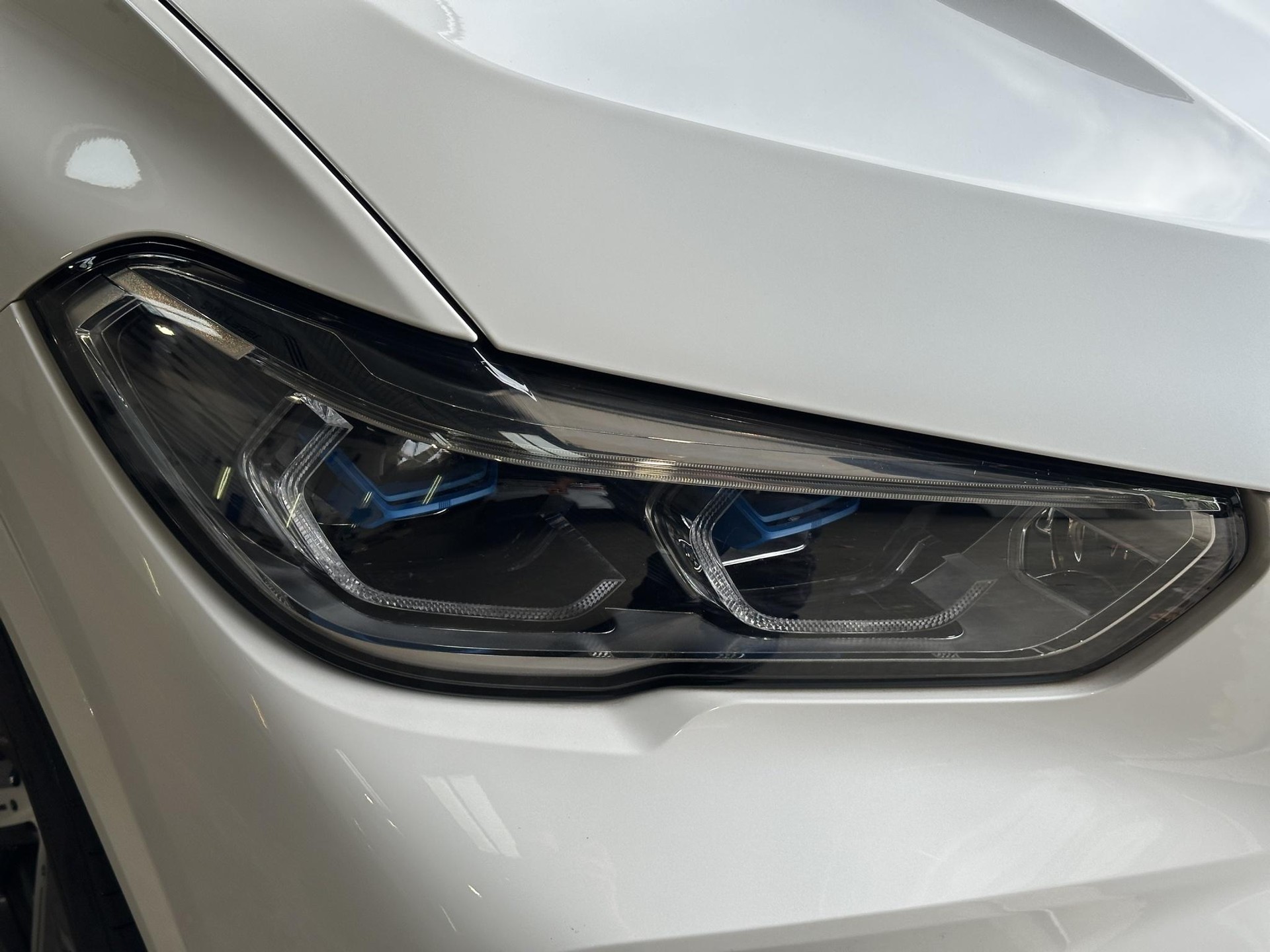 BMW X5 xDrive 48V 40d M Sport Steptronic-image-9