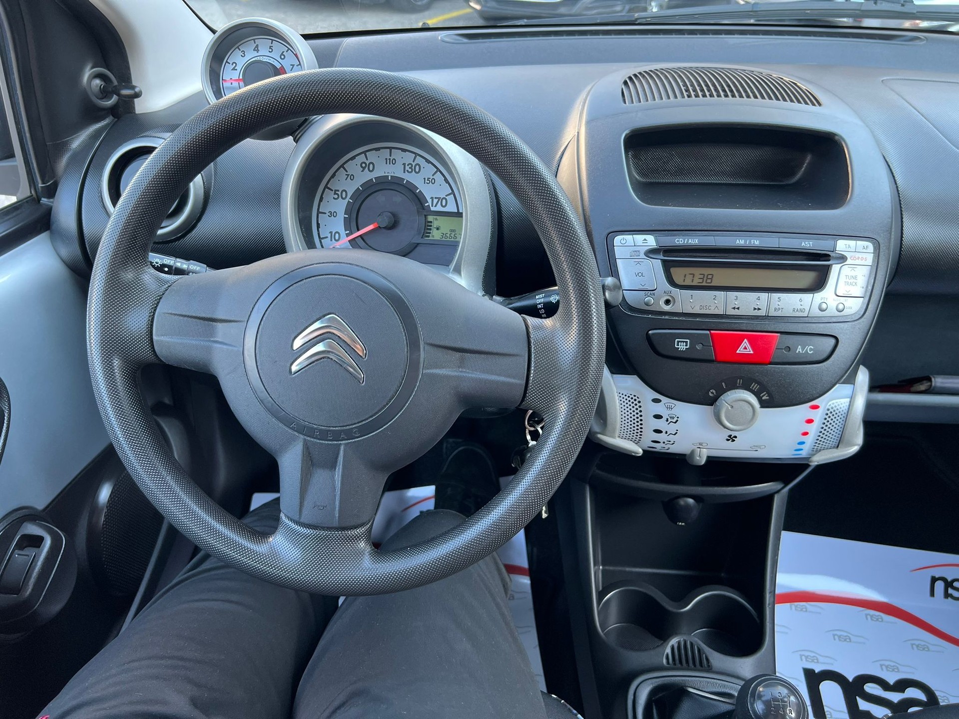 CITROEN C1 1.0i Exclusive-image-8