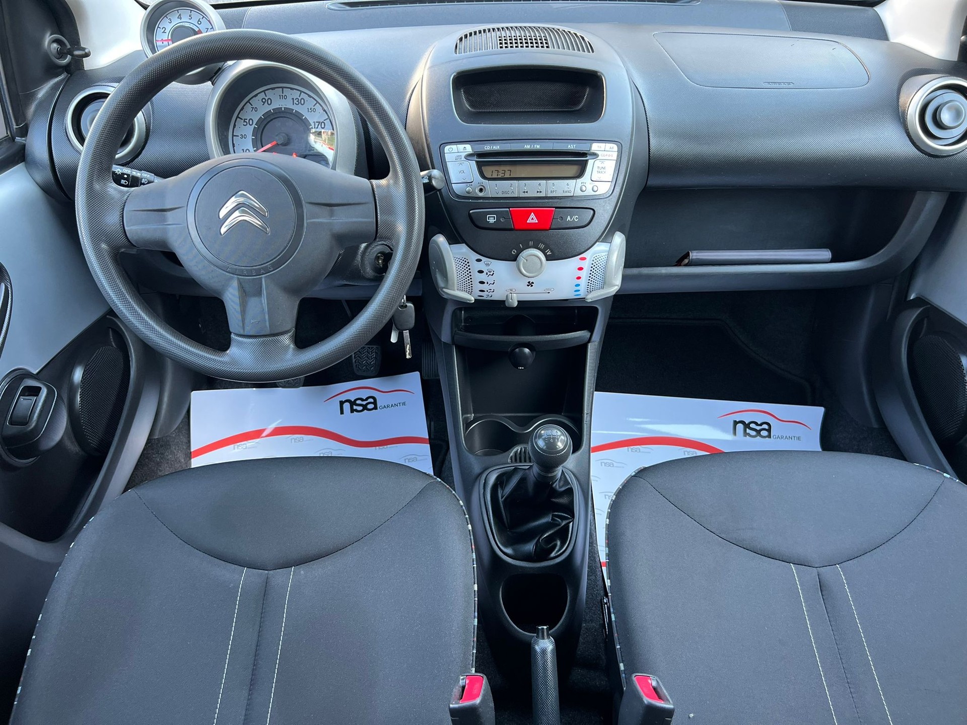 CITROEN C1 1.0i Exclusive-image-6