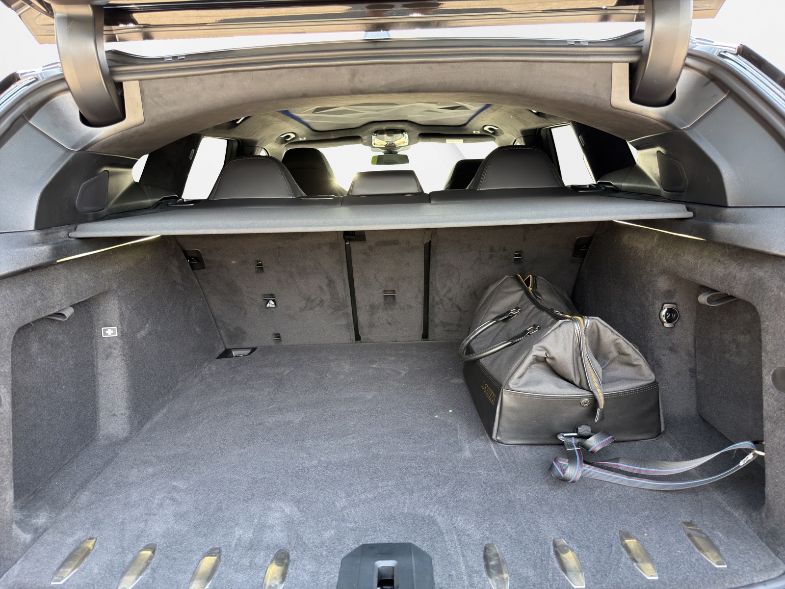 BMW XM xDrive 50e PHEV-image-8