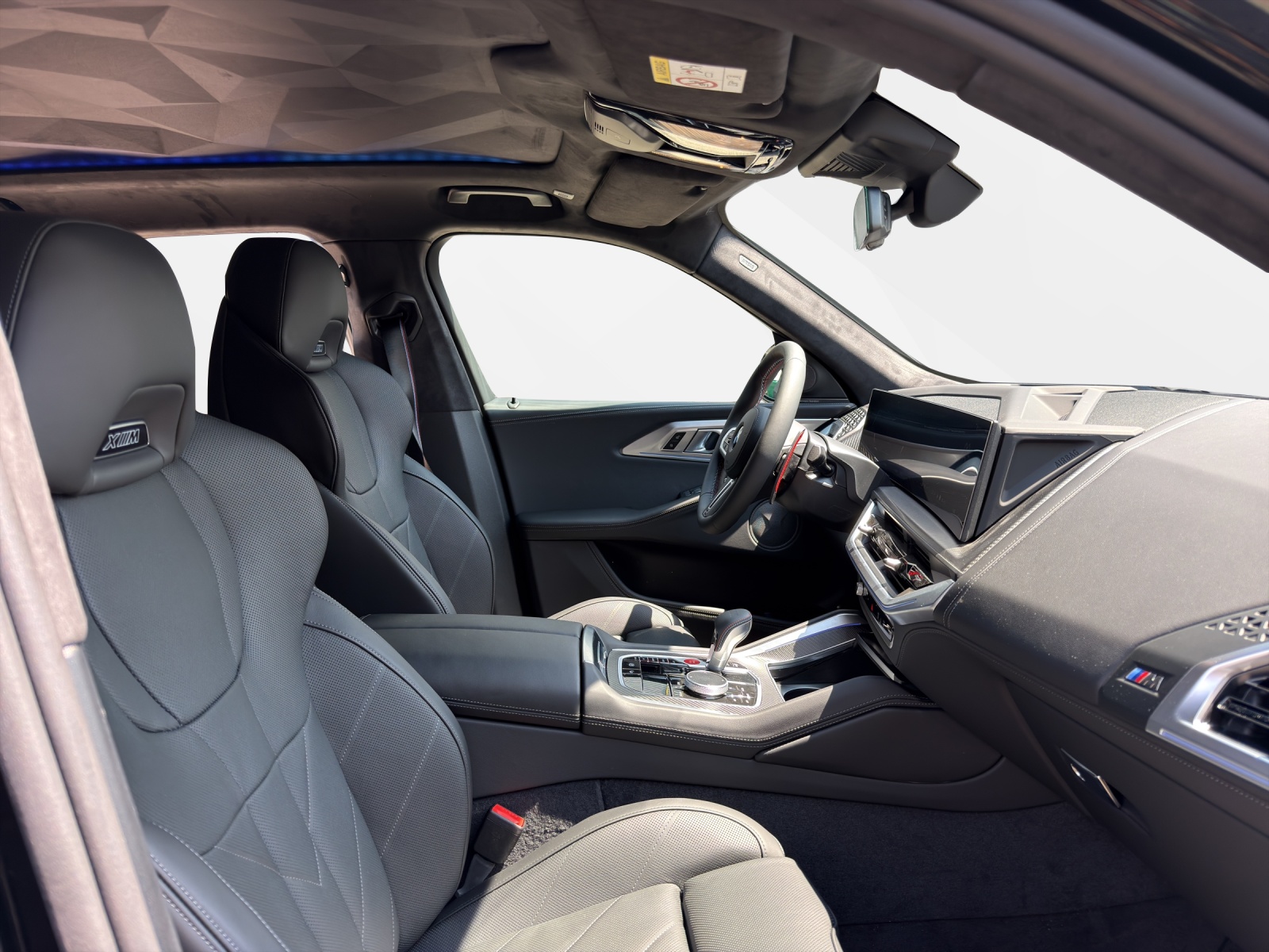 BMW XM xDrive 50e PHEV-image-17
