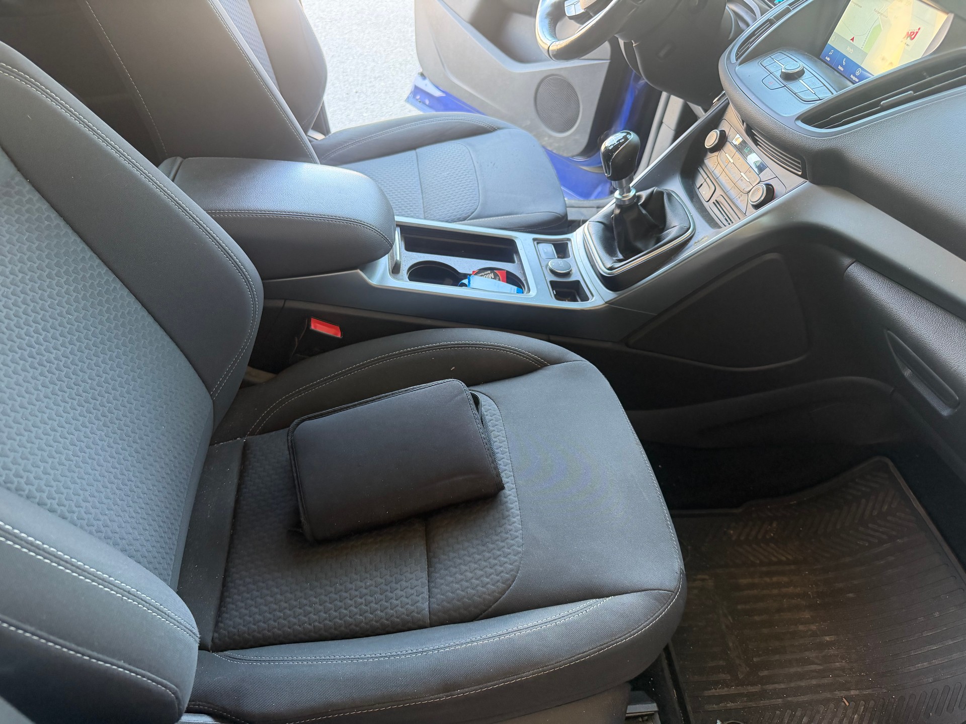 FORD Kuga 1.5 SCTi Business 2WD-image-10