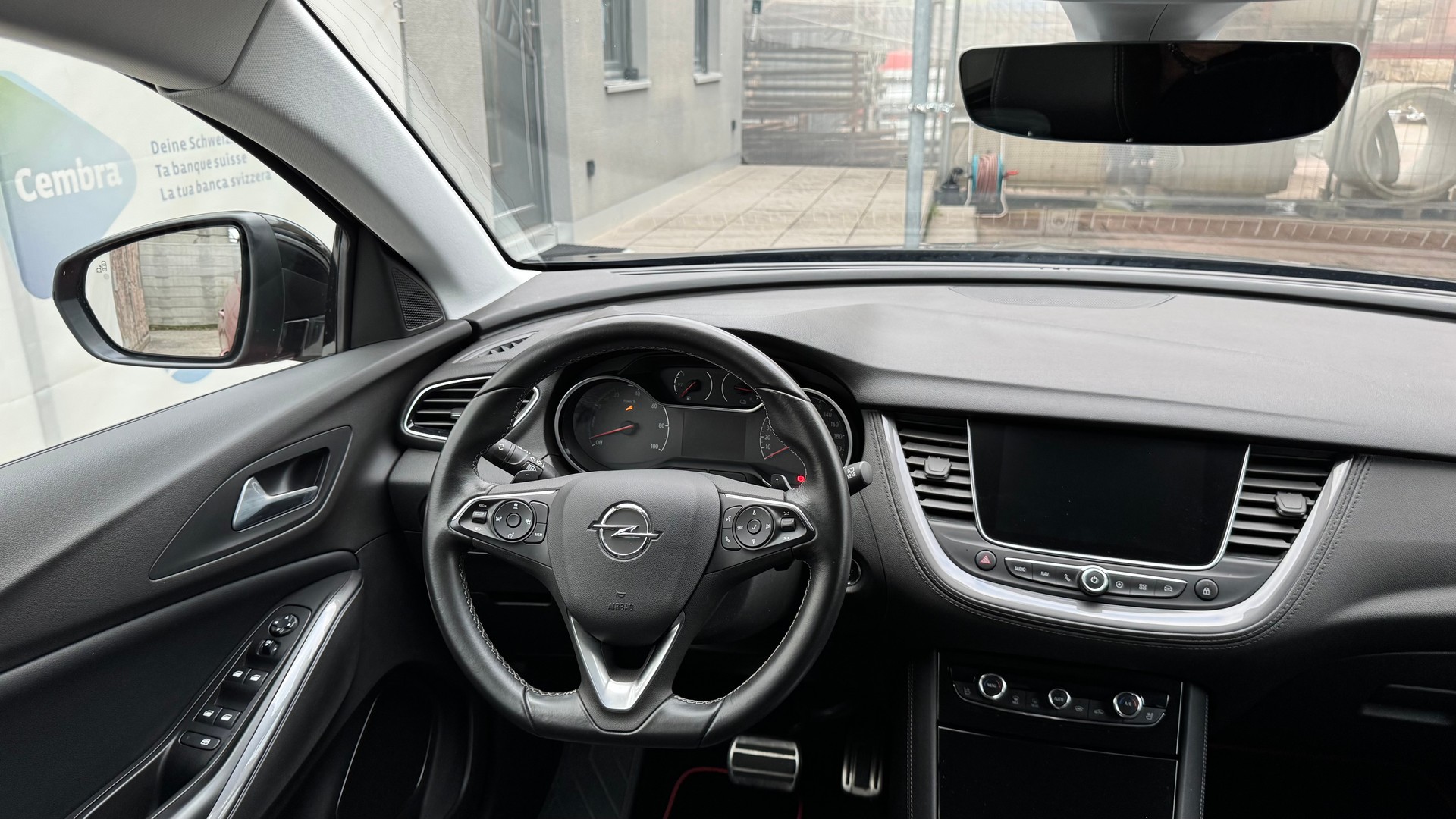 OPEL Grandland X 1.6 Hybrid4 Ultimate Automatik-image-13