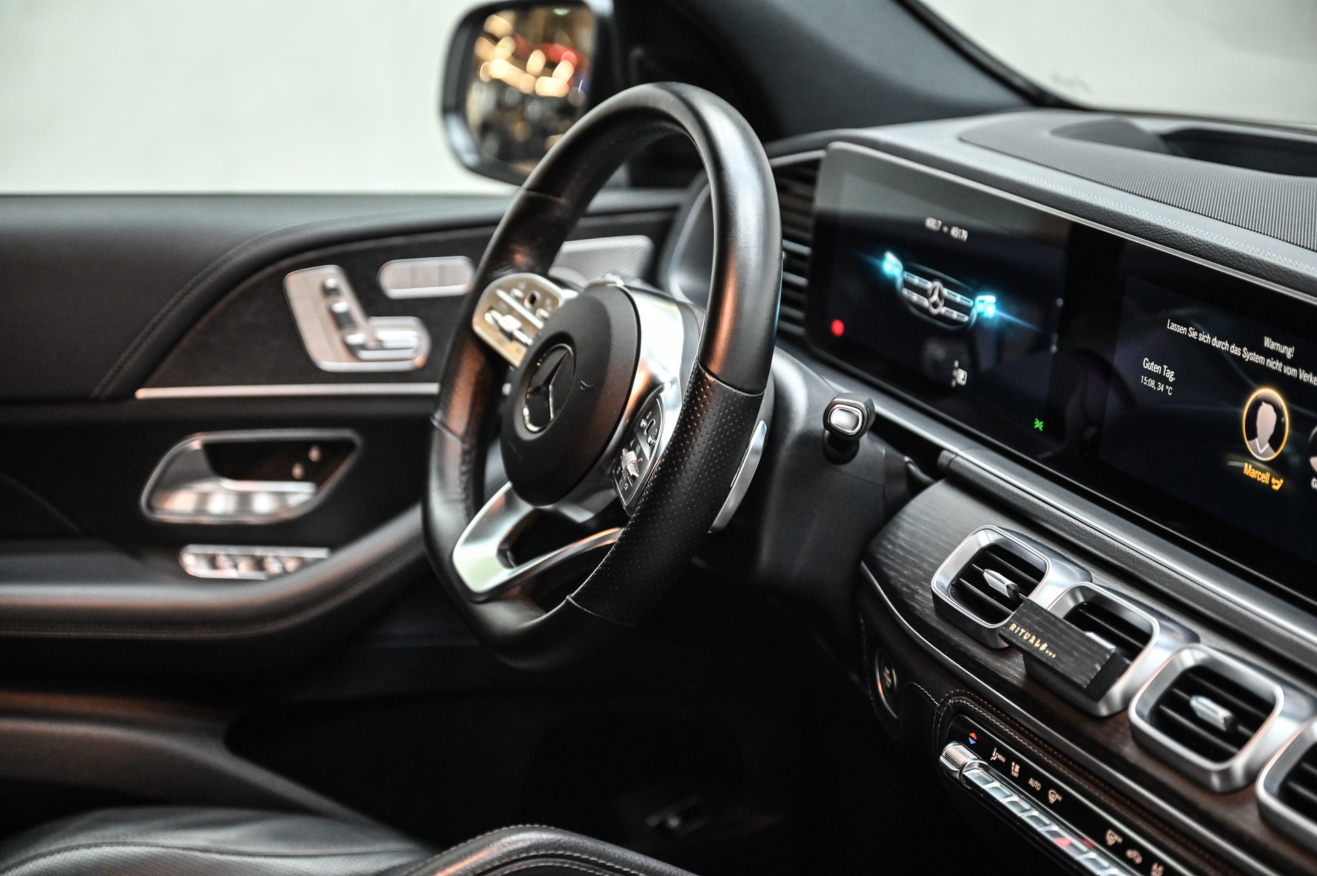 MERCEDES-BENZ GLE 400 d AMG Line 4matic-image-22