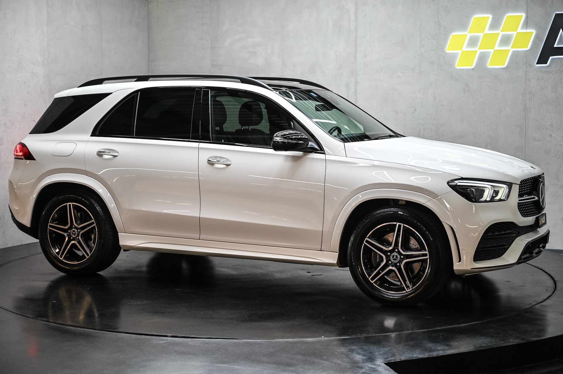 MERCEDES-BENZ GLE 400 d AMG Line 4matic-image-11