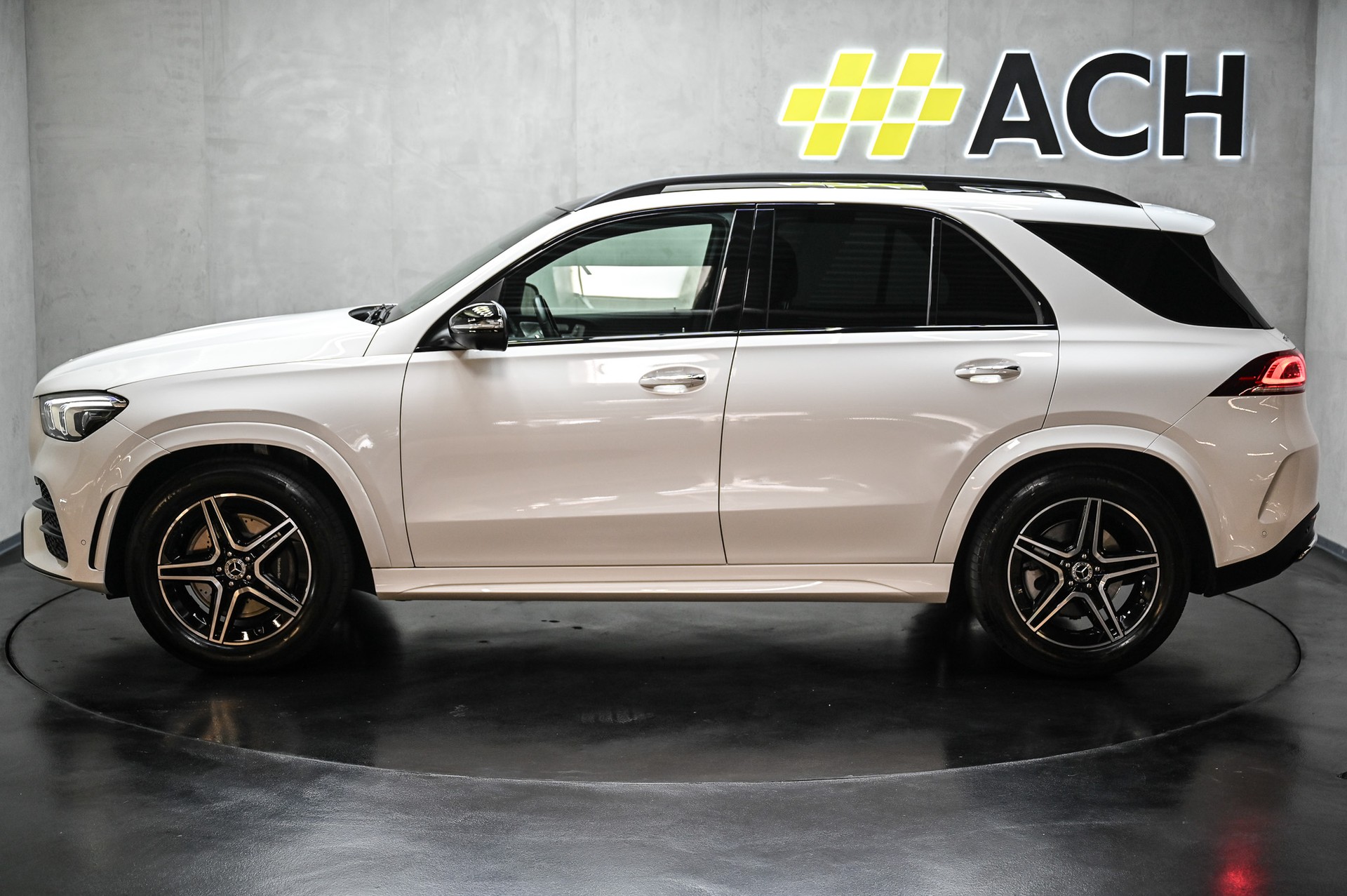 MERCEDES-BENZ GLE 400 d AMG Line 4matic-image-4
