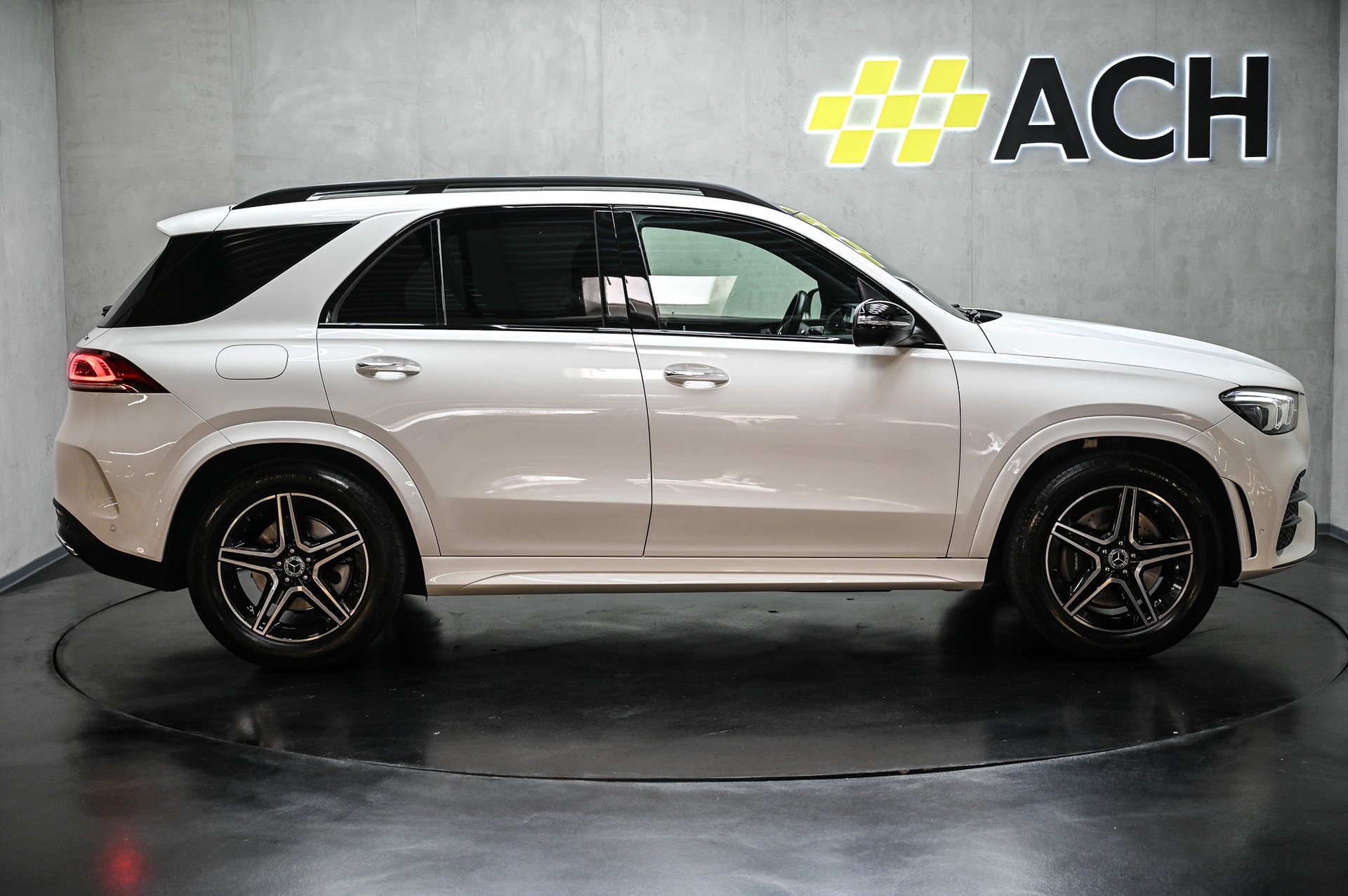 MERCEDES-BENZ GLE 400 d AMG Line 4matic-image-10