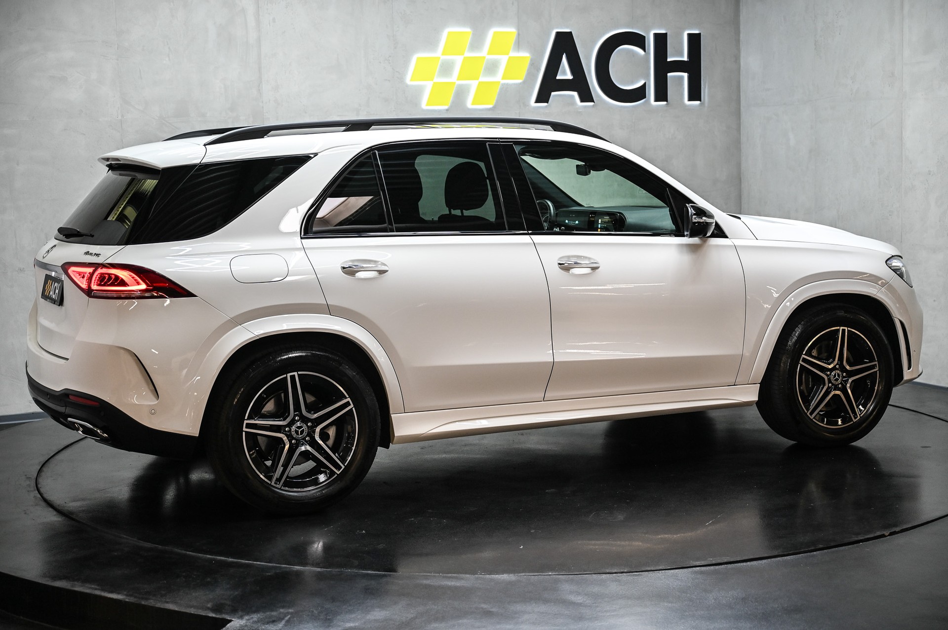 MERCEDES-BENZ GLE 400 d AMG Line 4matic-image-9