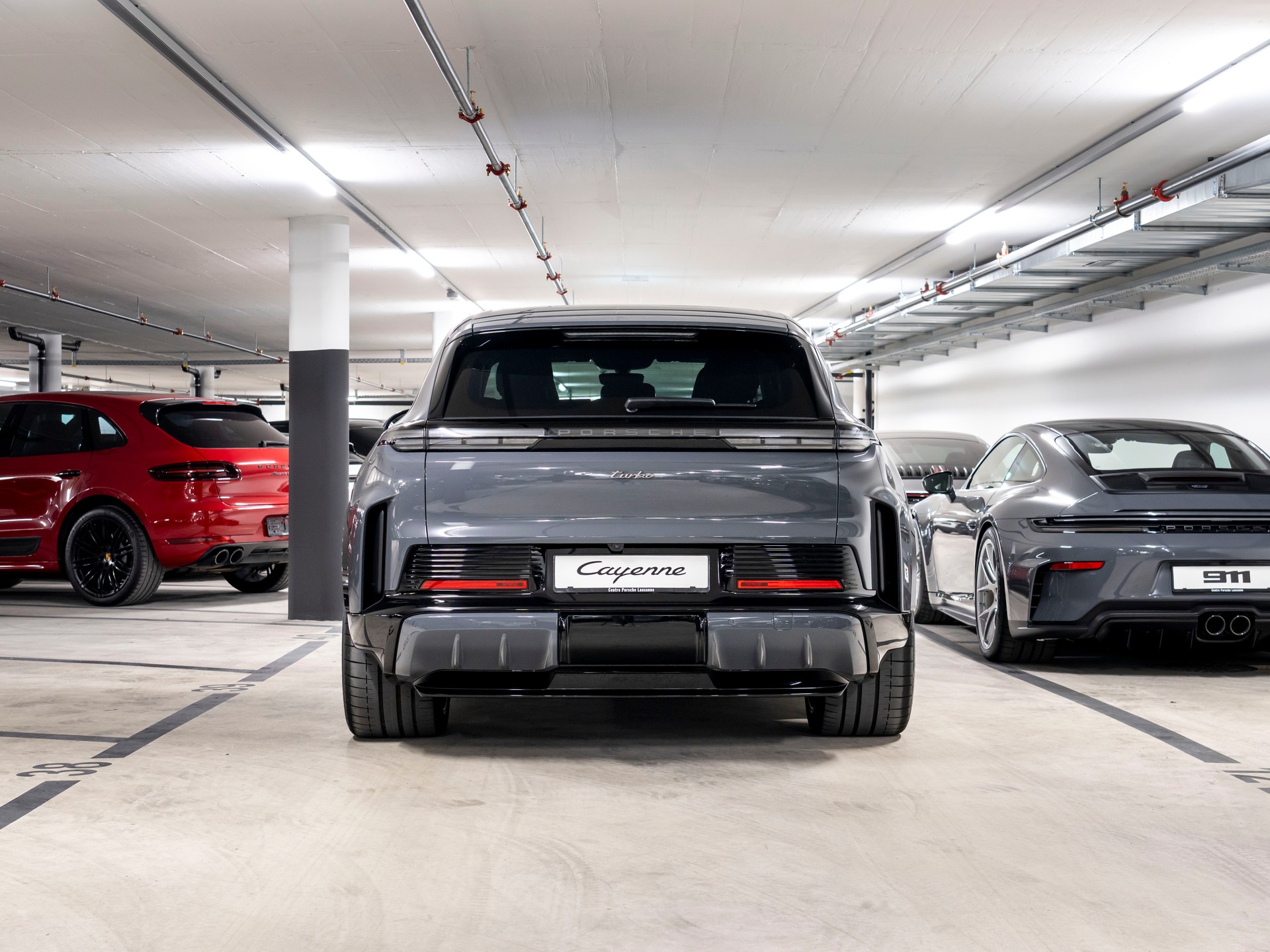PORSCHE Cayenne Turbo Electric 113 kWh-image-4