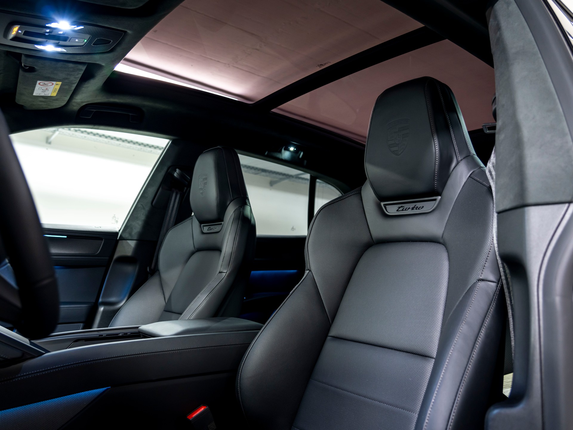 PORSCHE Cayenne Turbo Electric 113 kWh-image-17