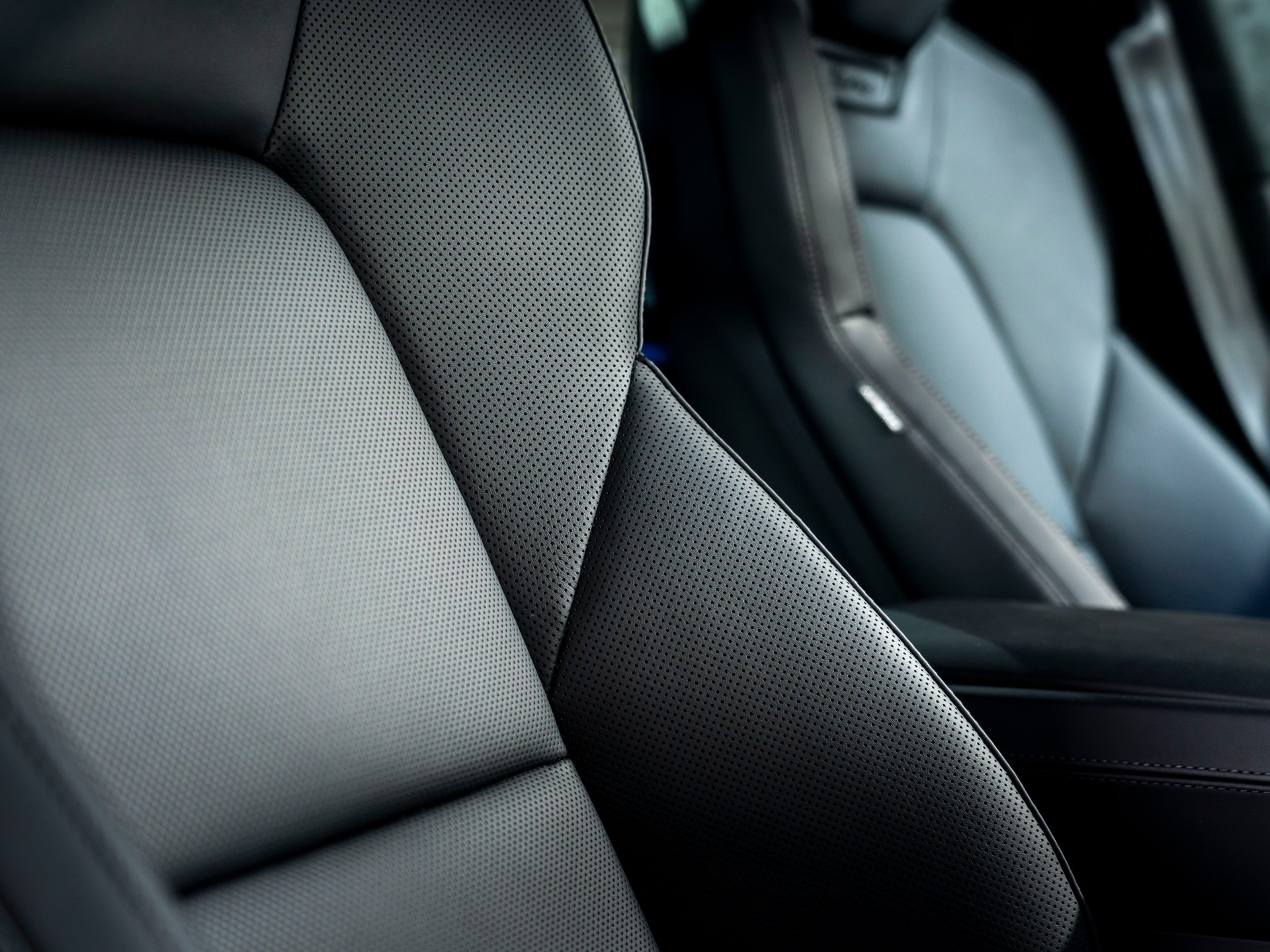 PORSCHE Cayenne Turbo Electric 113 kWh-image-22