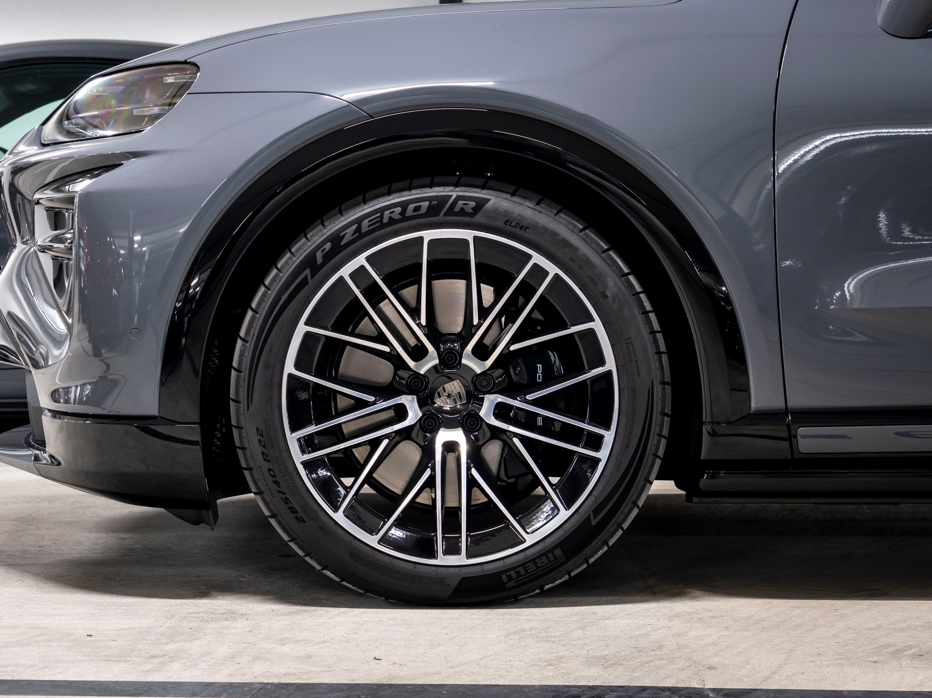 PORSCHE Cayenne Turbo Electric 113 kWh-image-9
