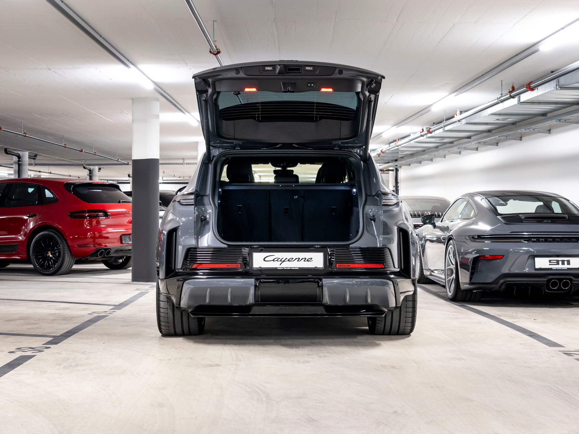 PORSCHE Cayenne Turbo Electric 113 kWh-image-6
